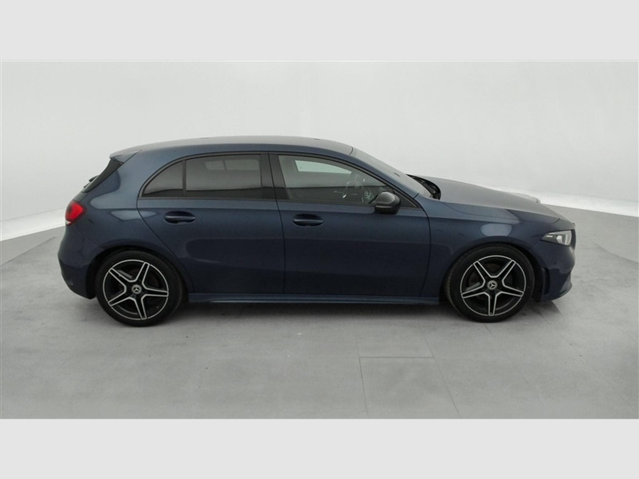 Mercedes A 180 A 180d AMG-Line *NAVI/FULL LED/CAMERA/PACK NIGJHT/JA* (2021) - Foto 23