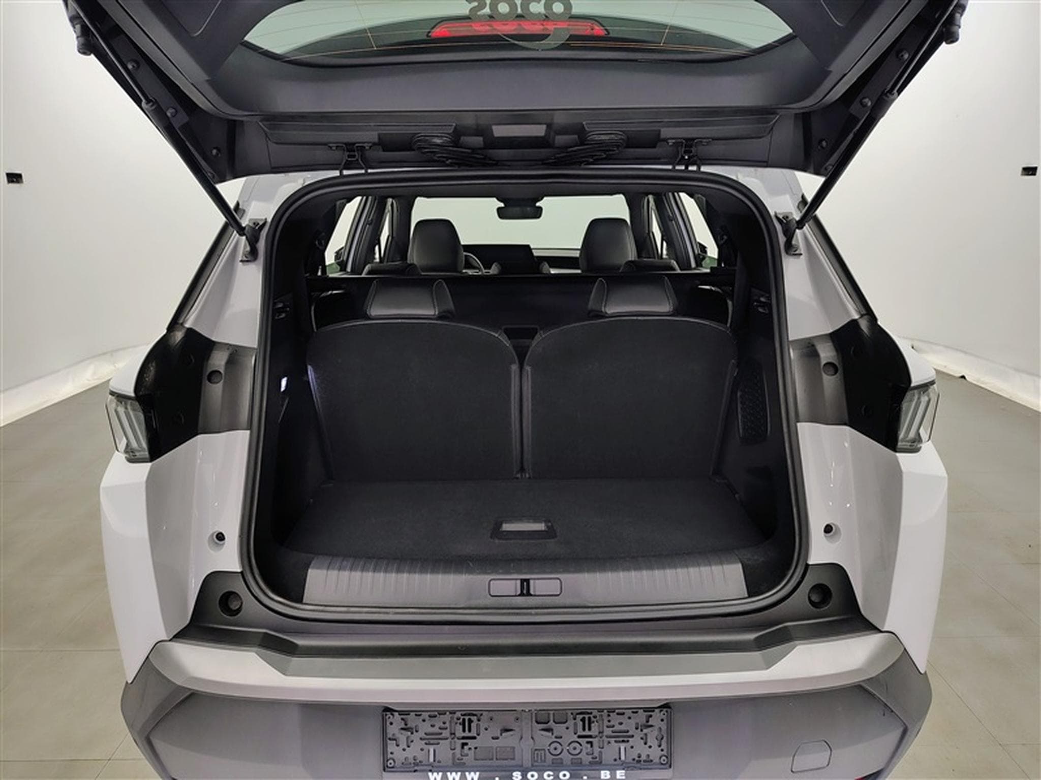 Peugeot 5008 1.2 HYBRID 145cv e-DSC6 Allure 7PL / NAVI / CAMERA360° (2025) - Foto 14