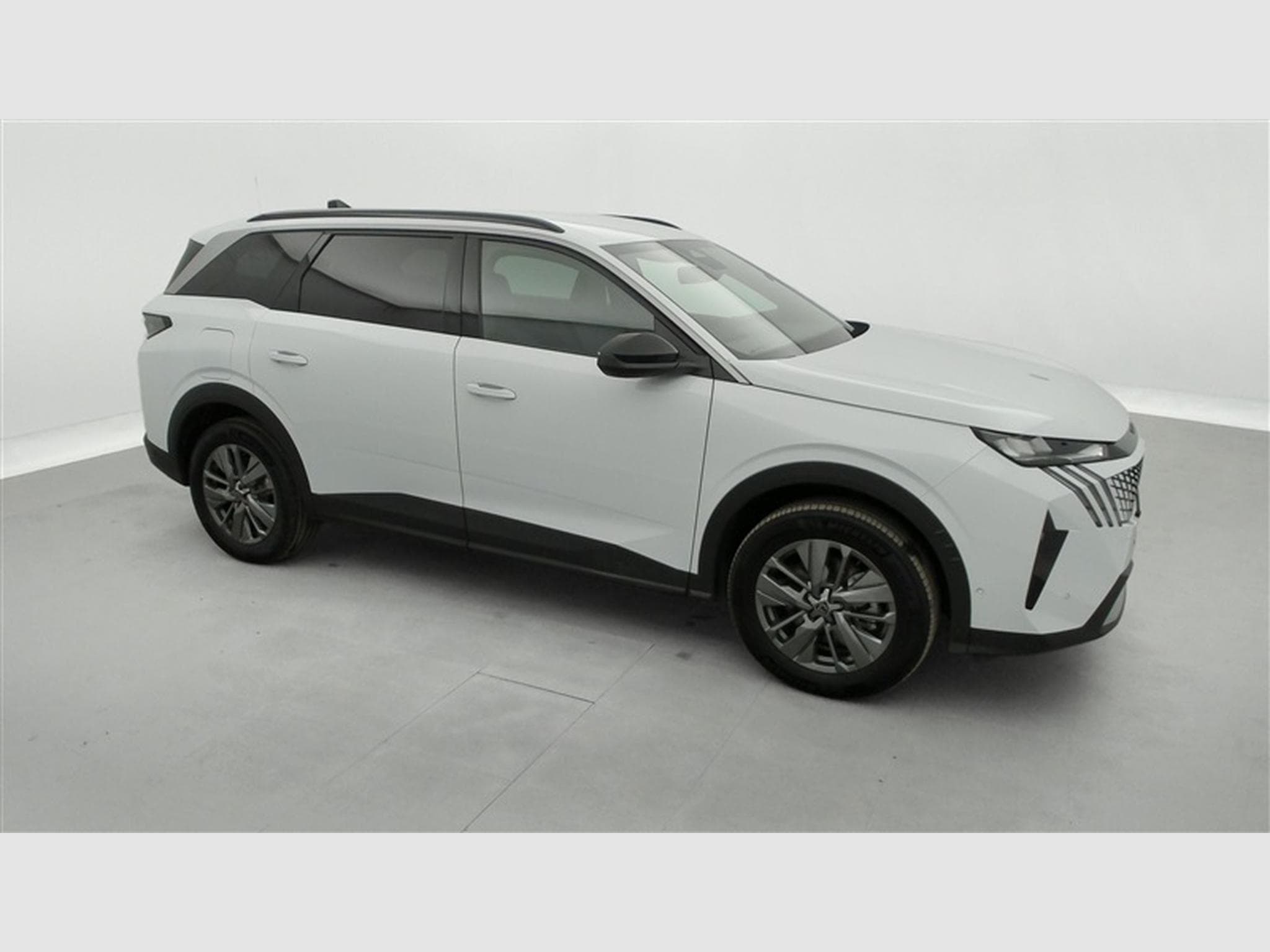 Peugeot 5008 1.2 HYBRID 145cv e-DSC6 Allure 7PL / NAVI / CAMERA360° (2025) - Foto 23