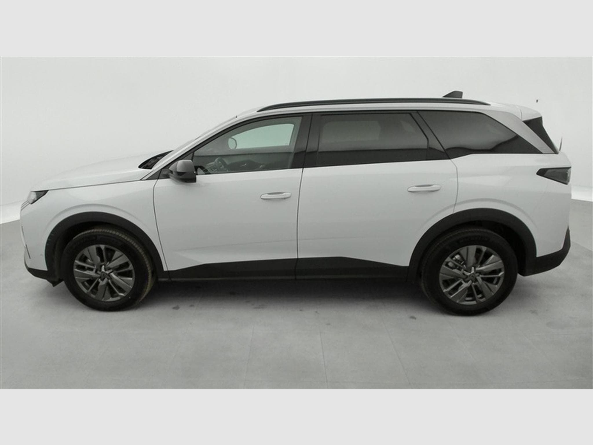 Peugeot 5008 1.2 HYBRID 145cv e-DSC6 Allure 7PL / NAVI / CAMERA360° (2025) - Foto 3