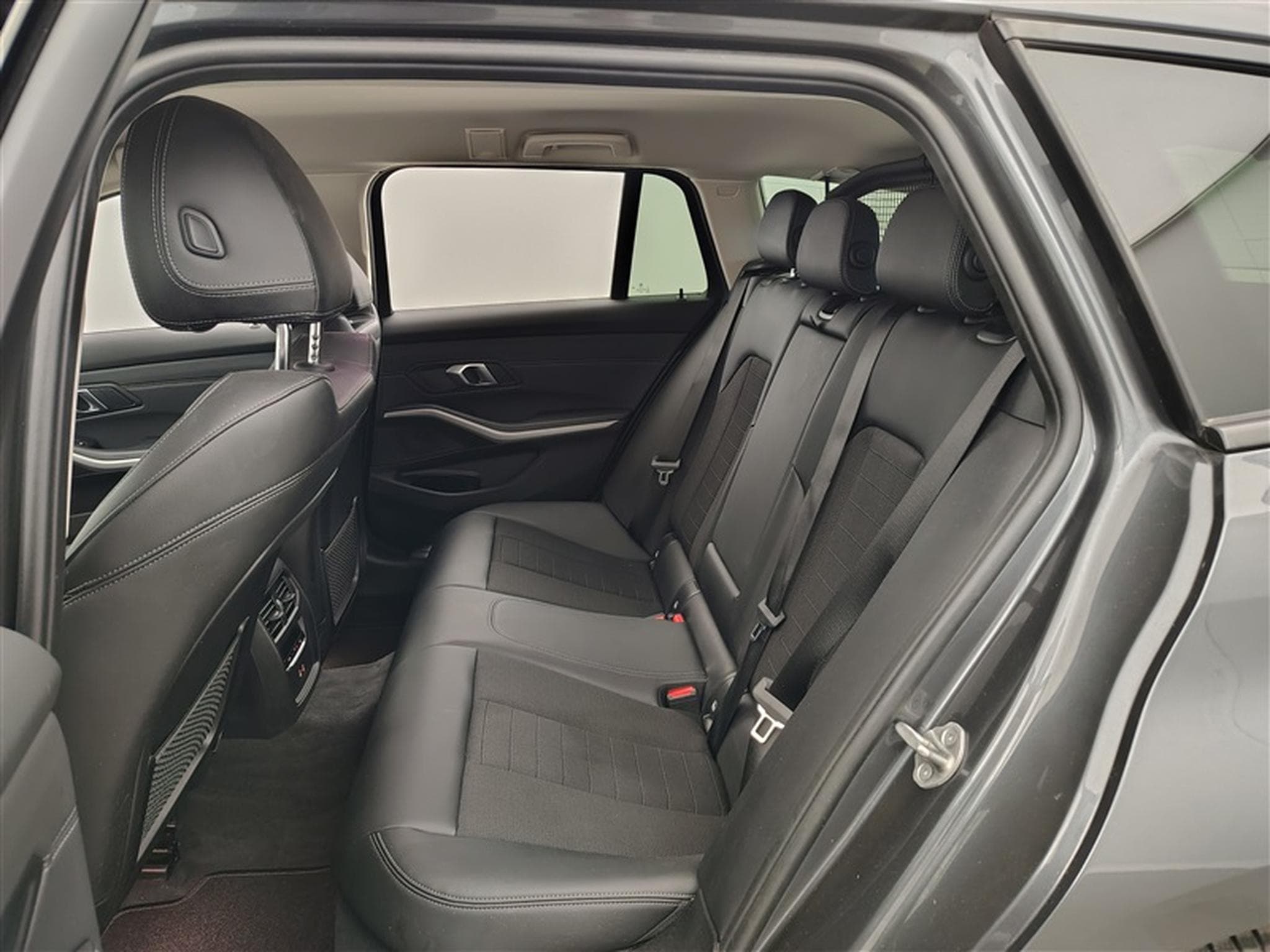 BMW 320 eA PHEV Cuir / Navi / Led / PDC av+ar (2022) - Photo 13