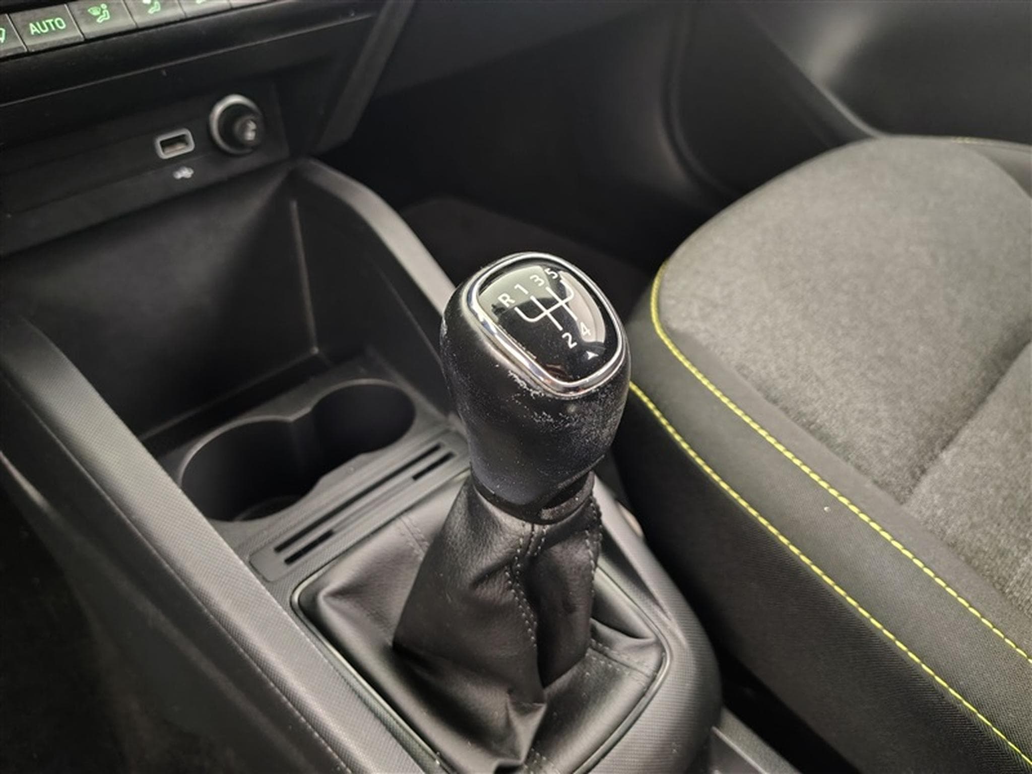Skoda Fabia 1.0 TSI Ambition (2019) - Photo 12