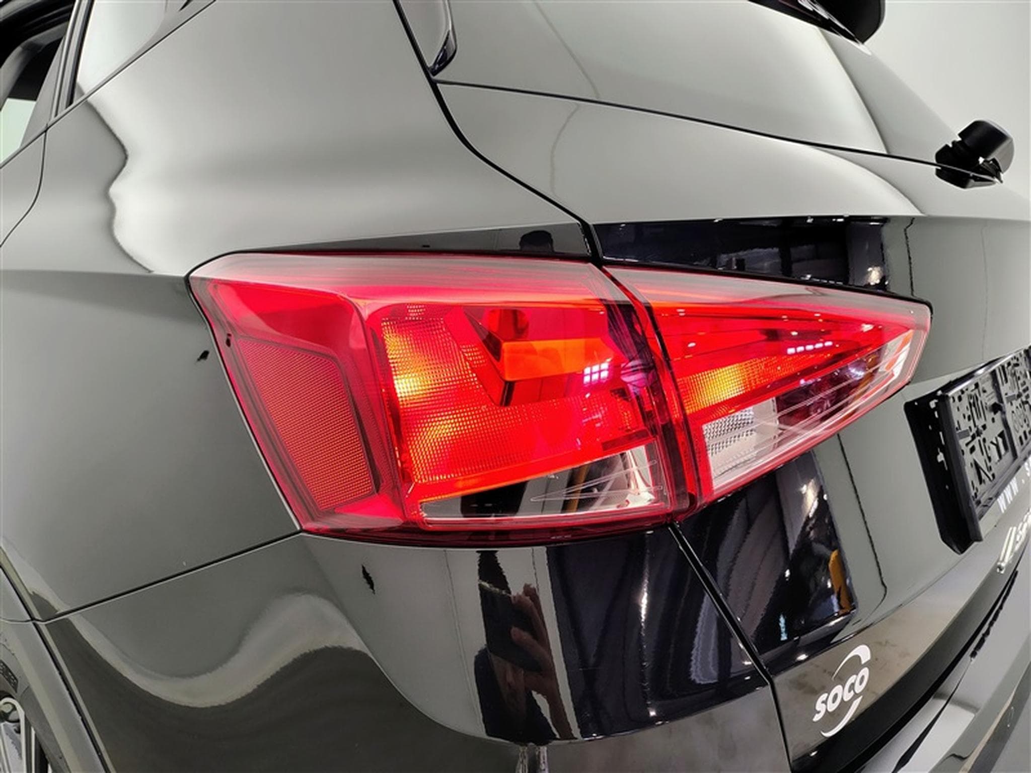 Seat Arona 1.0 TSI Move! DSG NAVI / FULL LED / CARPLAY (2024) - Foto 16