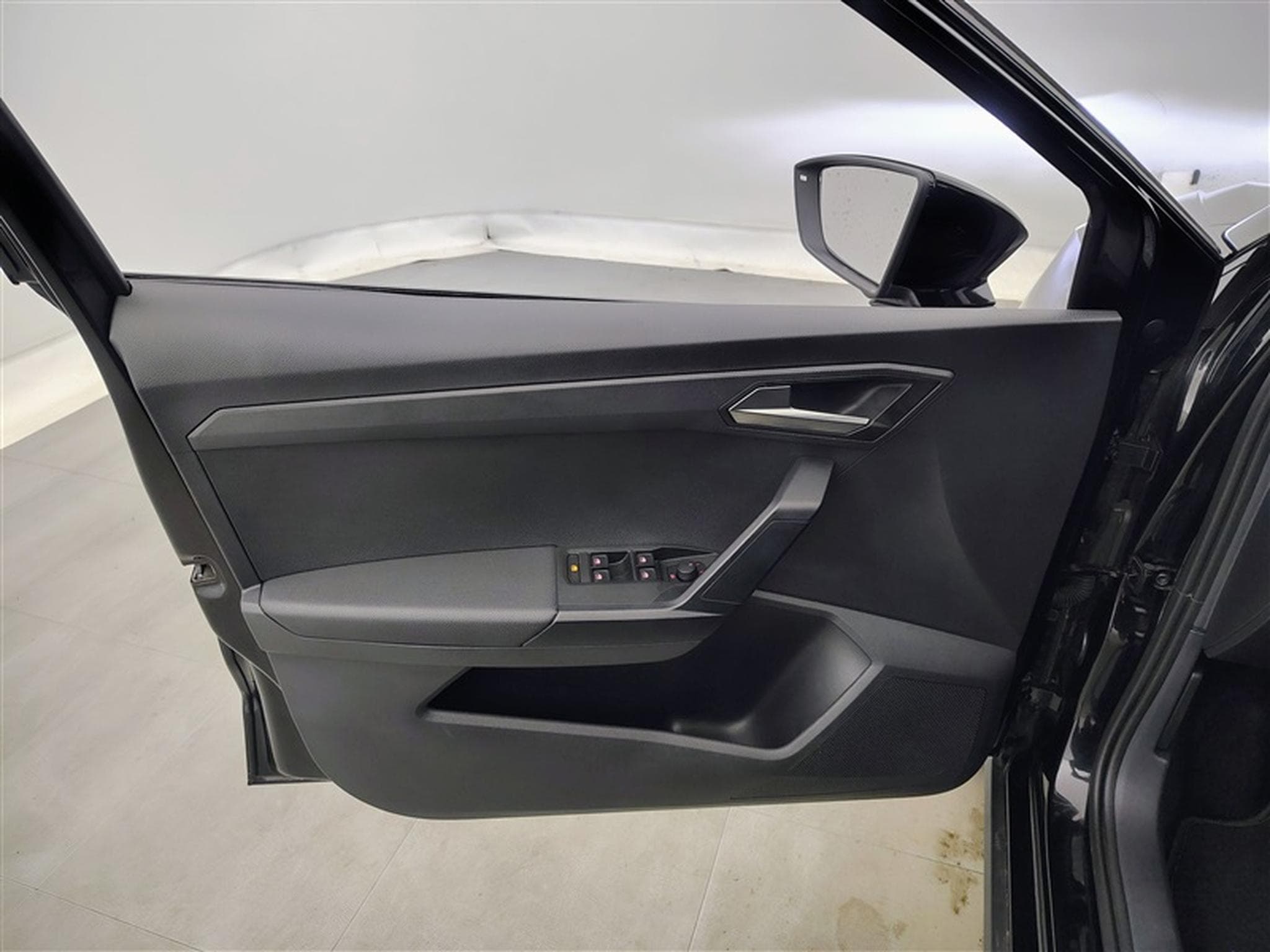 Seat Arona 1.0 TSI Move! DSG NAVI / FULL LED / CARPLAY (2024) - Foto 17
