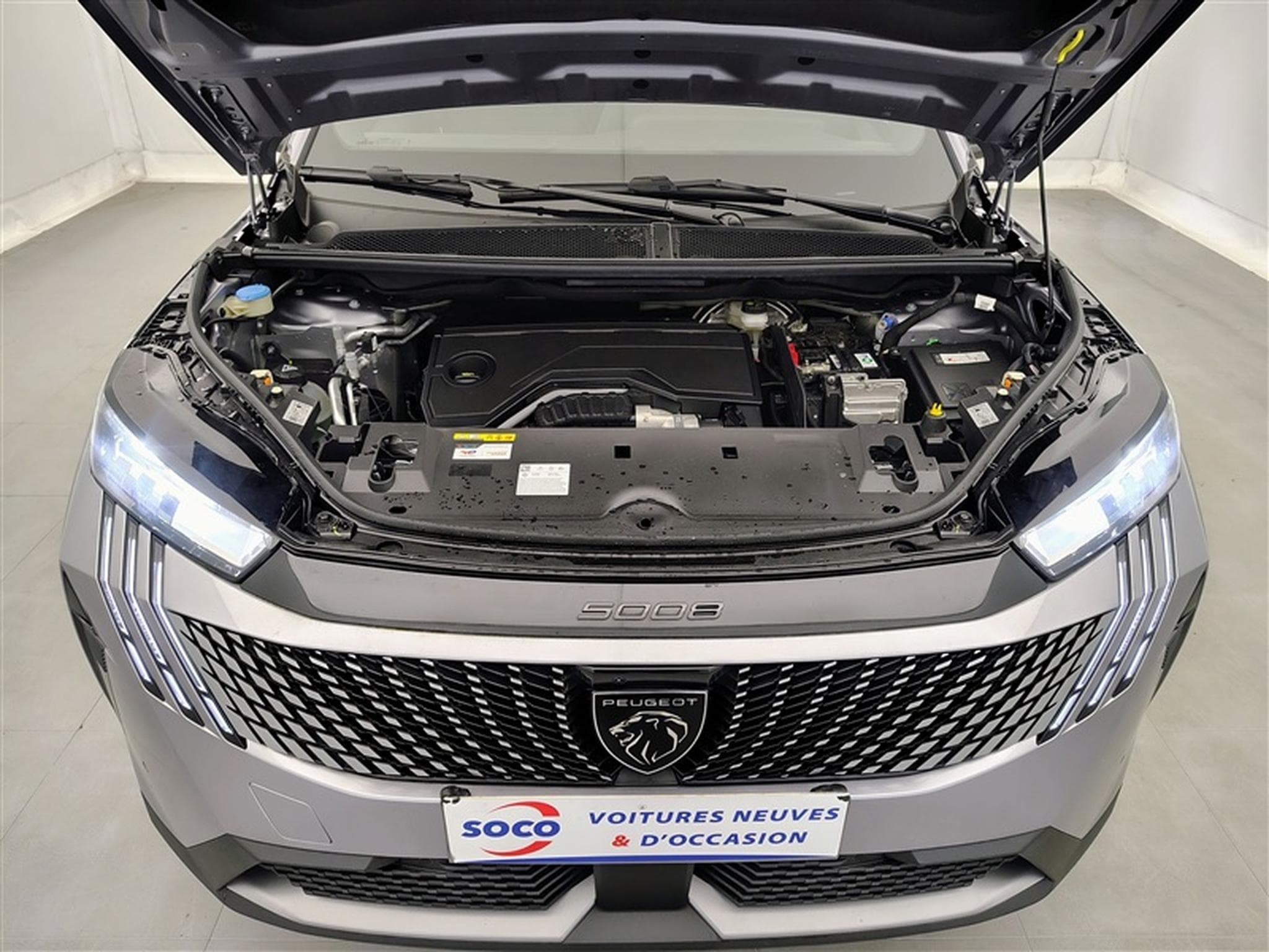 Peugeot 5008 1.2 HYBRID 145cv e-DSC6 Allure 7PL / NAVI / CAMERA360° (2025) - Foto 19