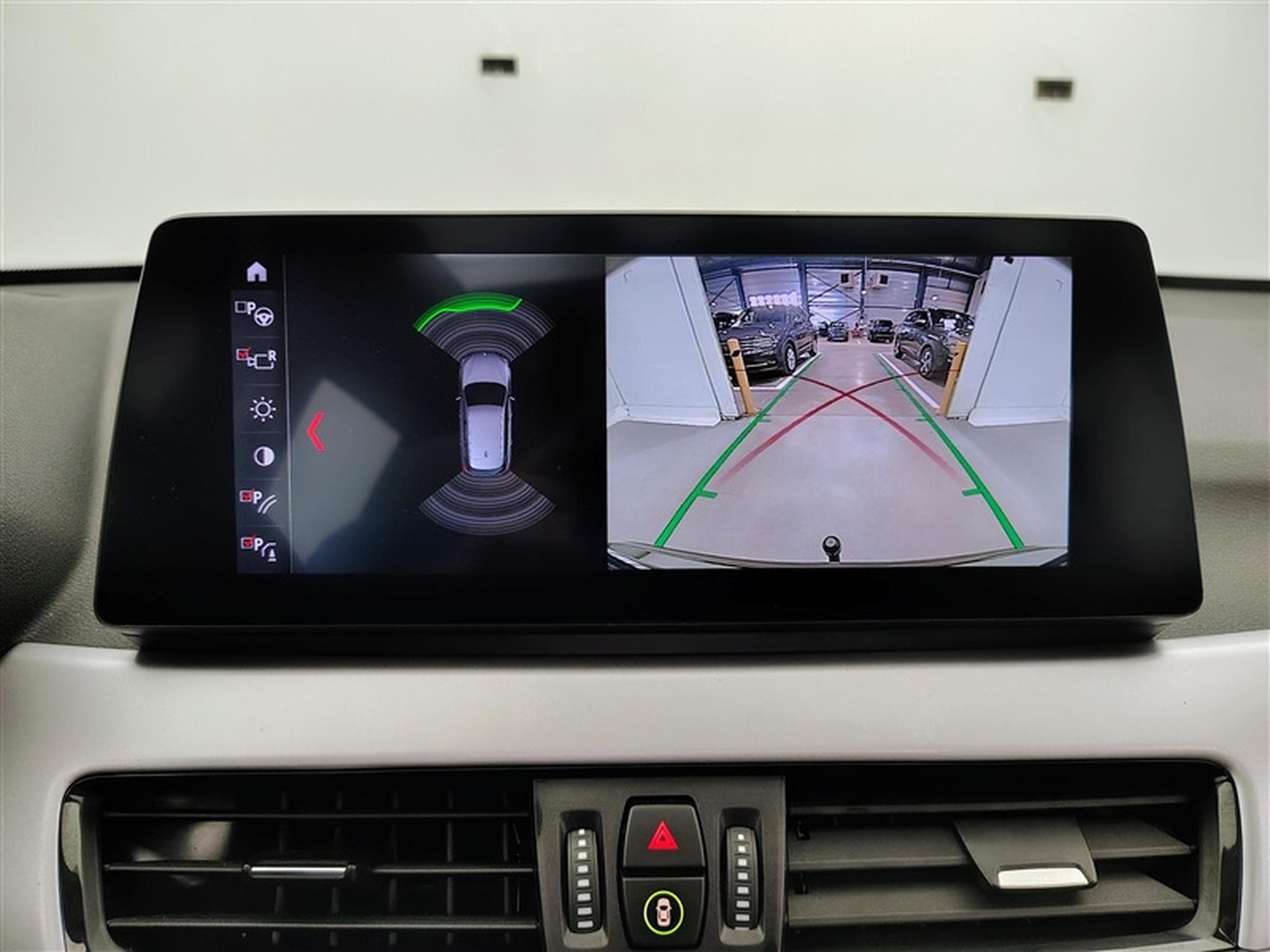 BMW X1 1.5 dA sDrive16 Cuir / Navi / Pano / PDC av+ar (2022) - Foto 18