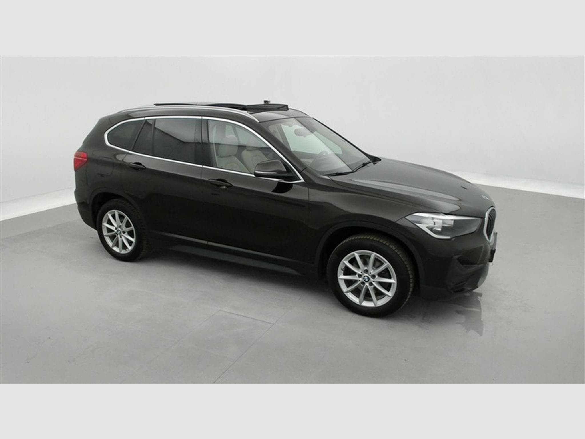 BMW X1 1.5 dA sDrive16 Cuir / Navi / Pano / PDC av+ar (2022) - Foto 25