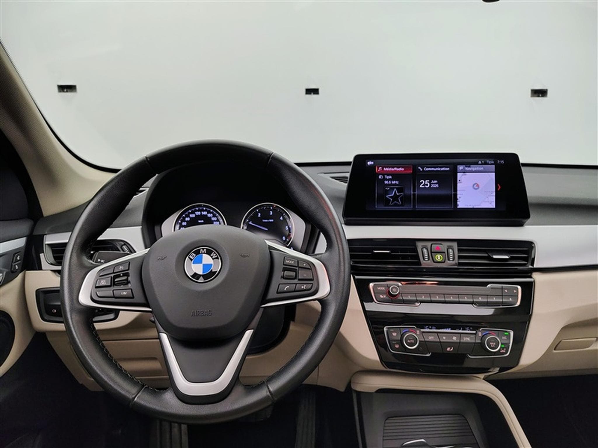 BMW X1 1.5 dA sDrive16 Cuir / Navi / Pano / PDC av+ar (2022) - Foto 9