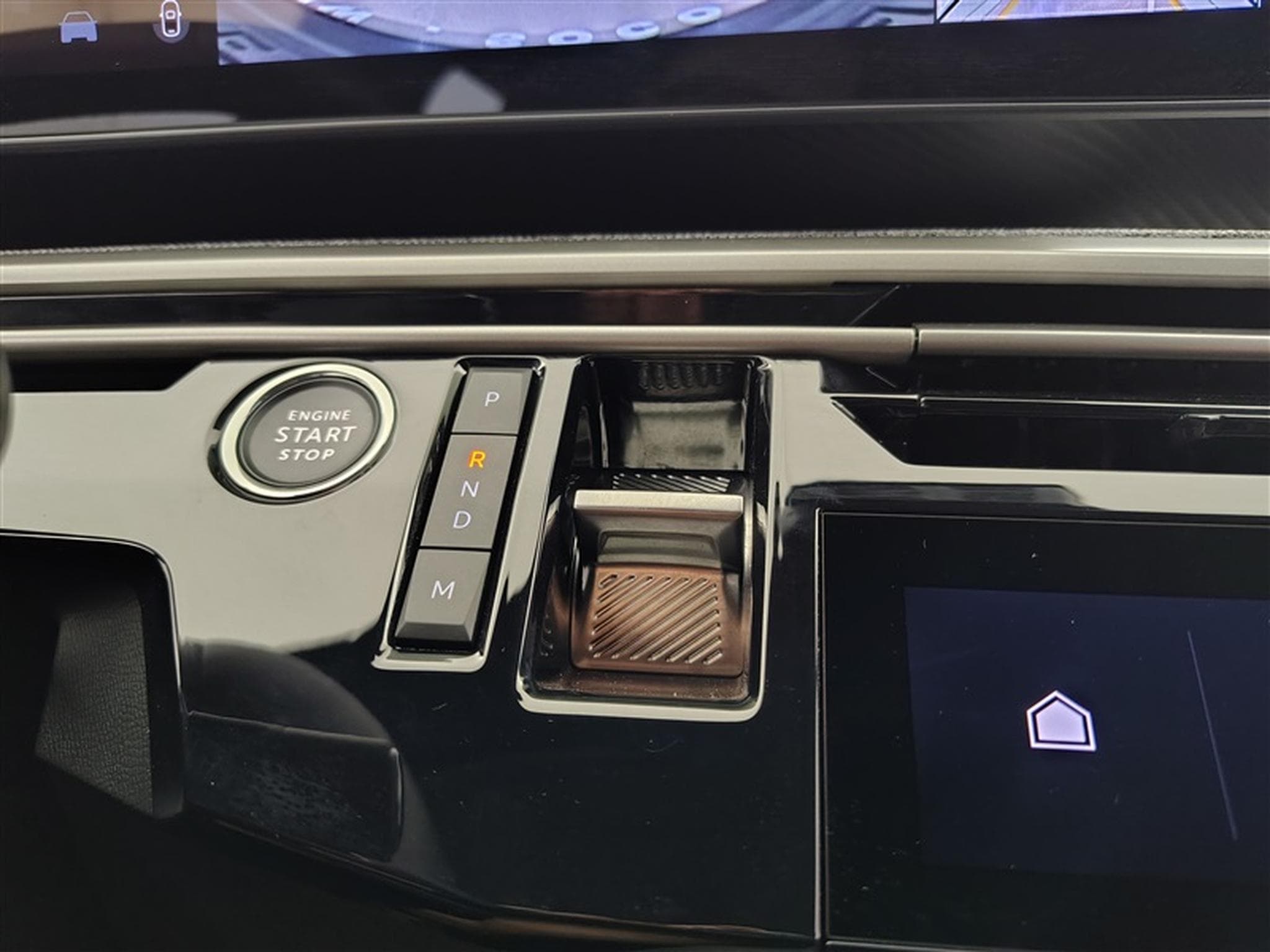 Peugeot 5008 1.2 HYBRID 136cv e-DSC6 Allure Pack 7pl. NAVI / CAMERA 360° (2025) - Foto 12