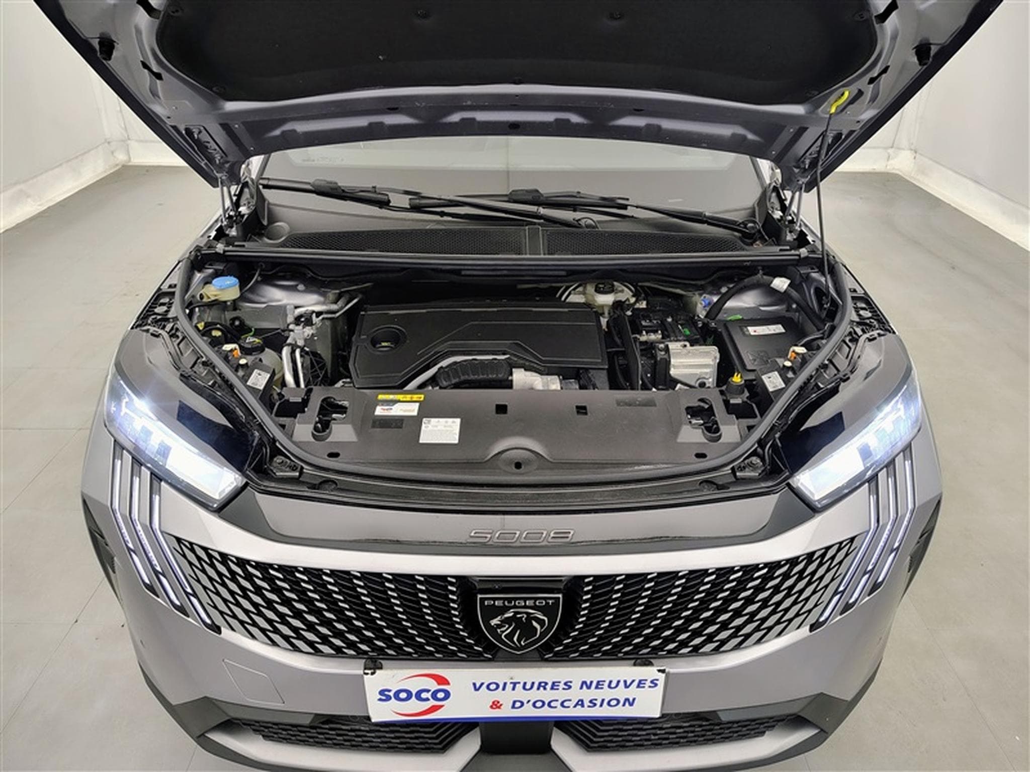 Peugeot 5008 1.2 HYBRID 136cv e-DSC6 Allure Pack 7pl. NAVI / CAMERA 360° (2025) - Foto 19