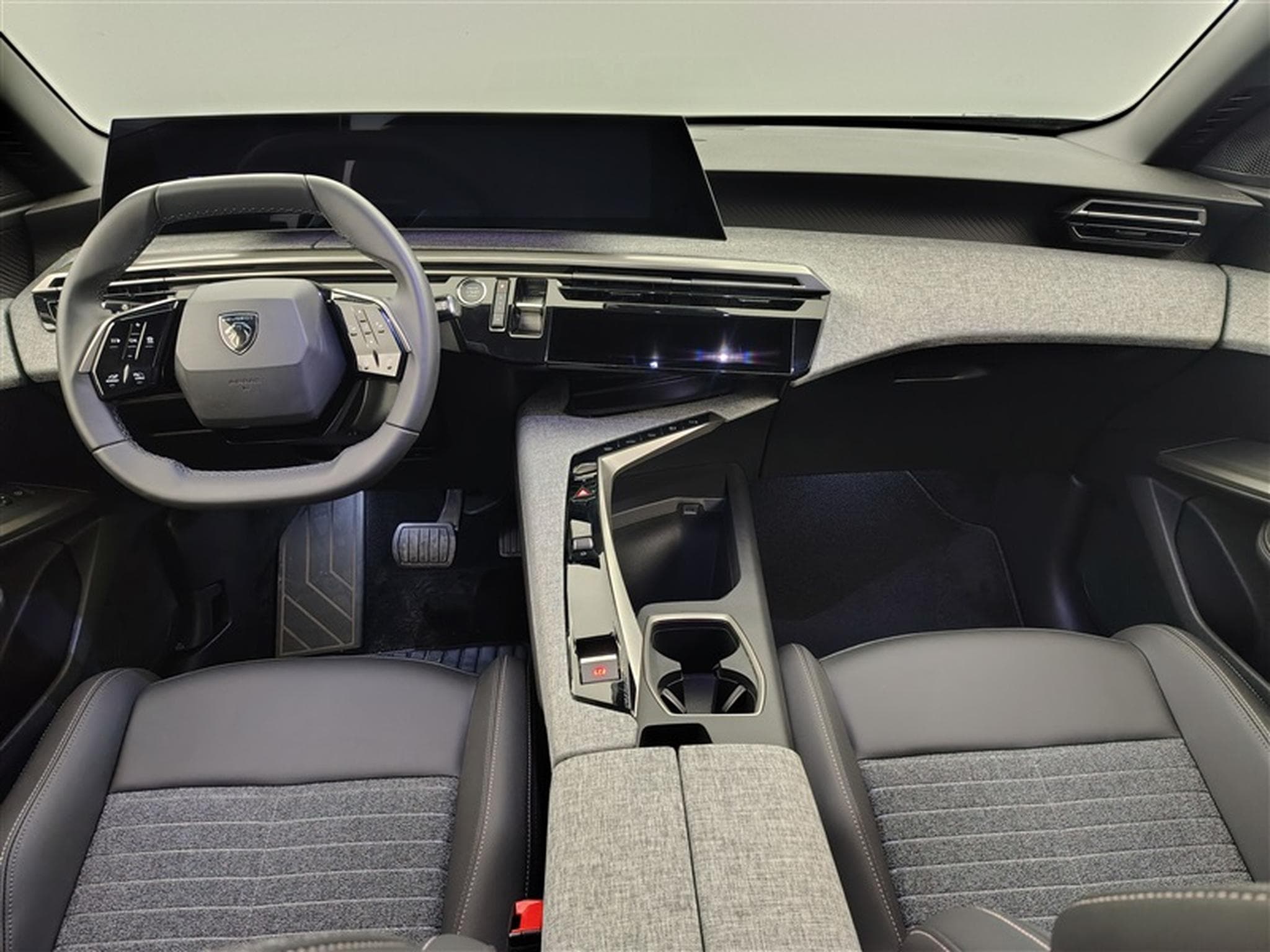 Peugeot 5008 1.2 HYBRID 136cv e-DSC6 Allure Pack 7pl. NAVI / CAMERA 360° (2025) - Foto 8