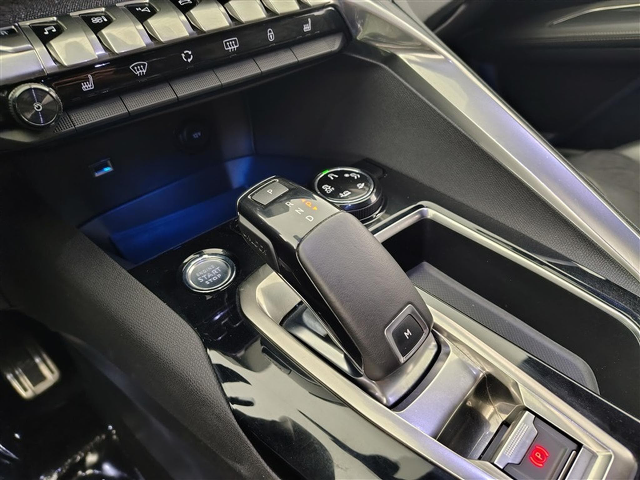 Peugeot 3008 1.5 BlueHDi GT Line Cuir / Navi / Carplay (2019) - Foto 12