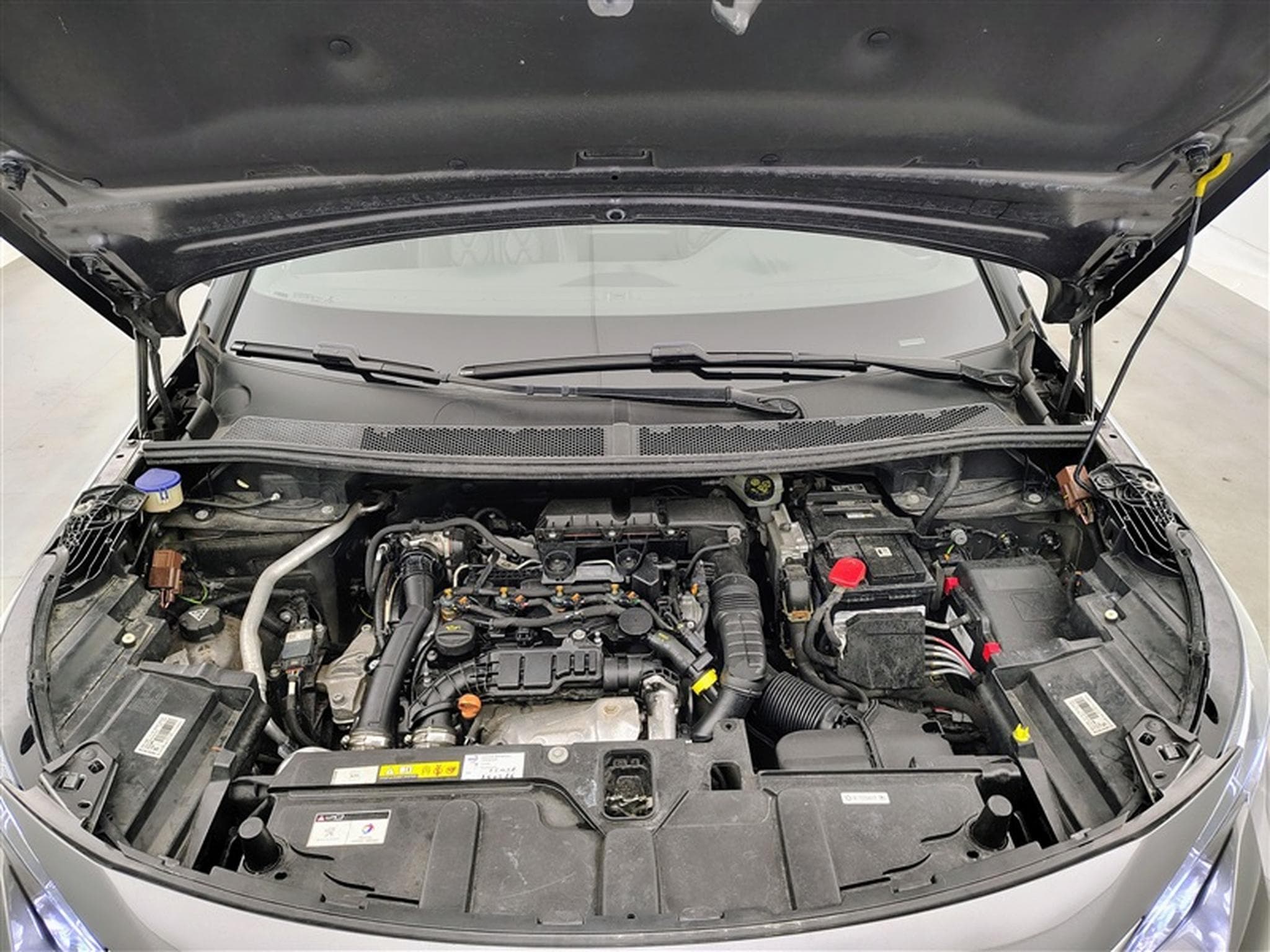 Peugeot 3008 1.5 BlueHDi GT Line Cuir / Navi / Carplay (2019) - Foto 21