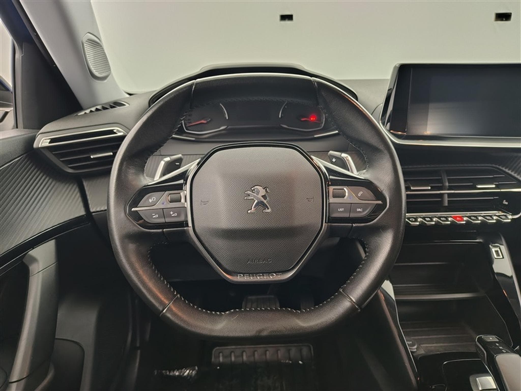 Peugeot 2008 1.2 PureTech Active Pack S&S (EU6.3) (2022) - Foto 9