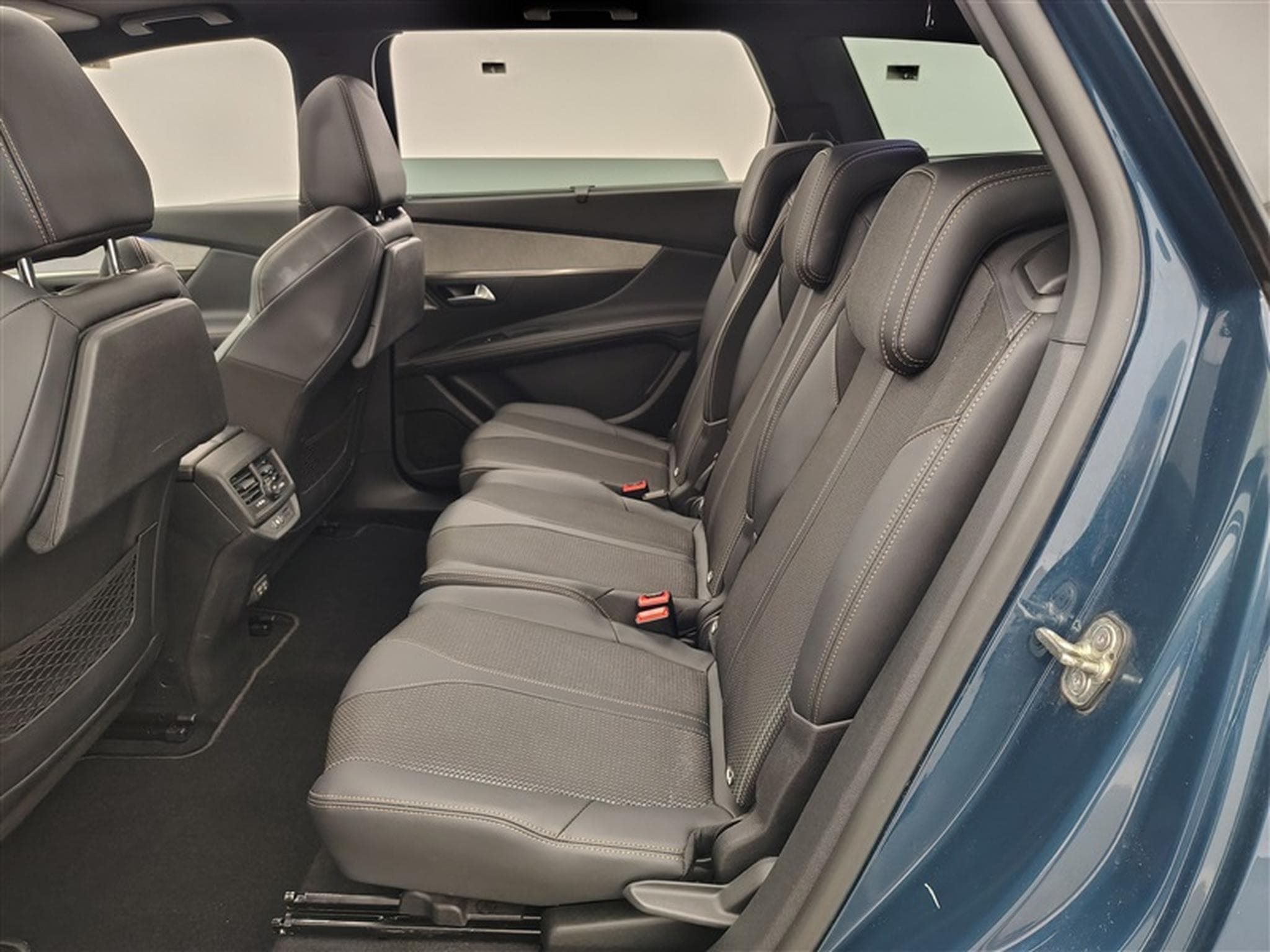Peugeot 5008 1.2 PureTech GT 7PL / S-CUIR / NAVI / TO PANO / CARPLAY (2022) - Foto 13