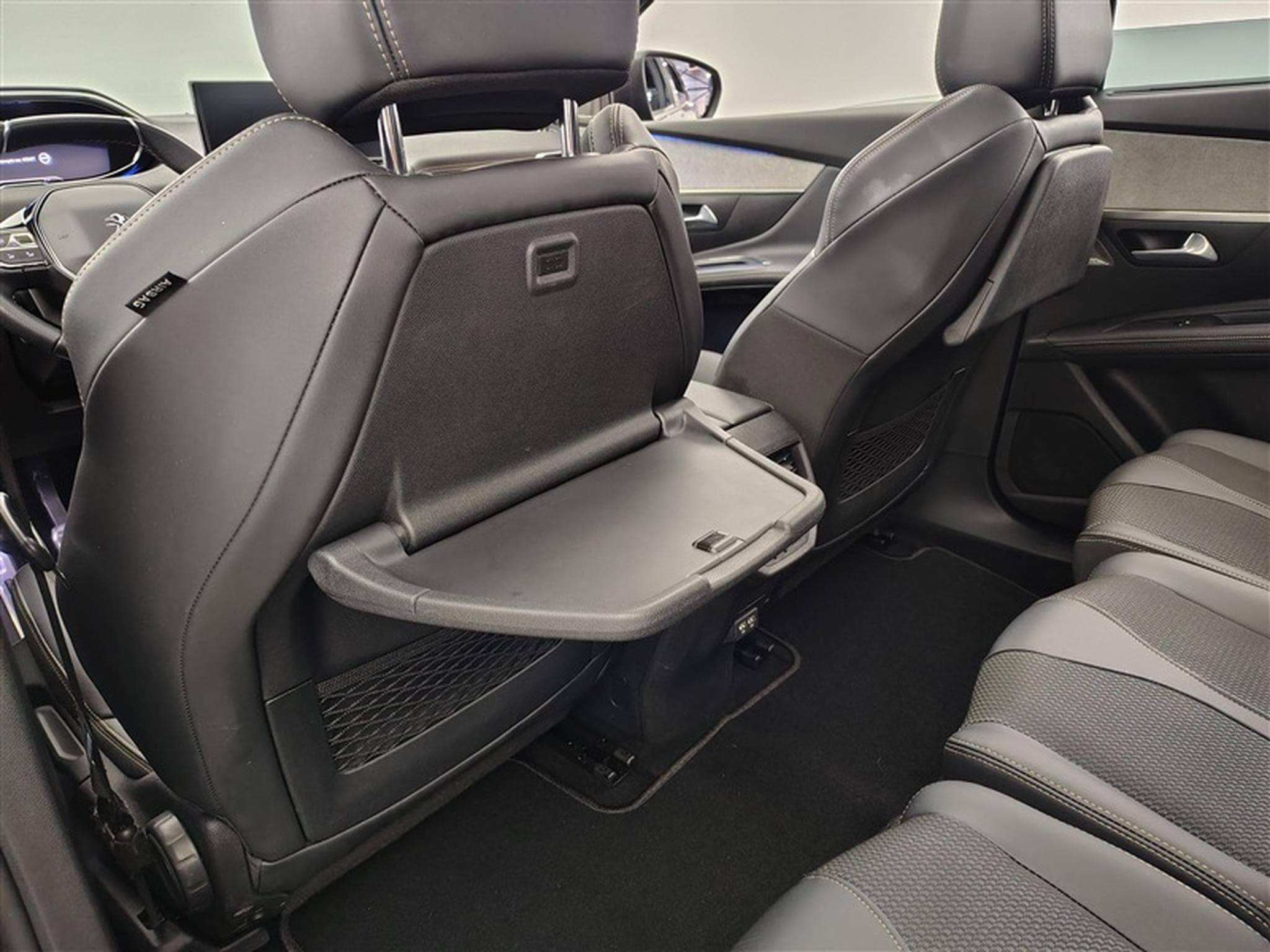 Peugeot 5008 1.2 PureTech GT 7PL / S-CUIR / NAVI / TO PANO / CARPLAY (2022) - Foto 21
