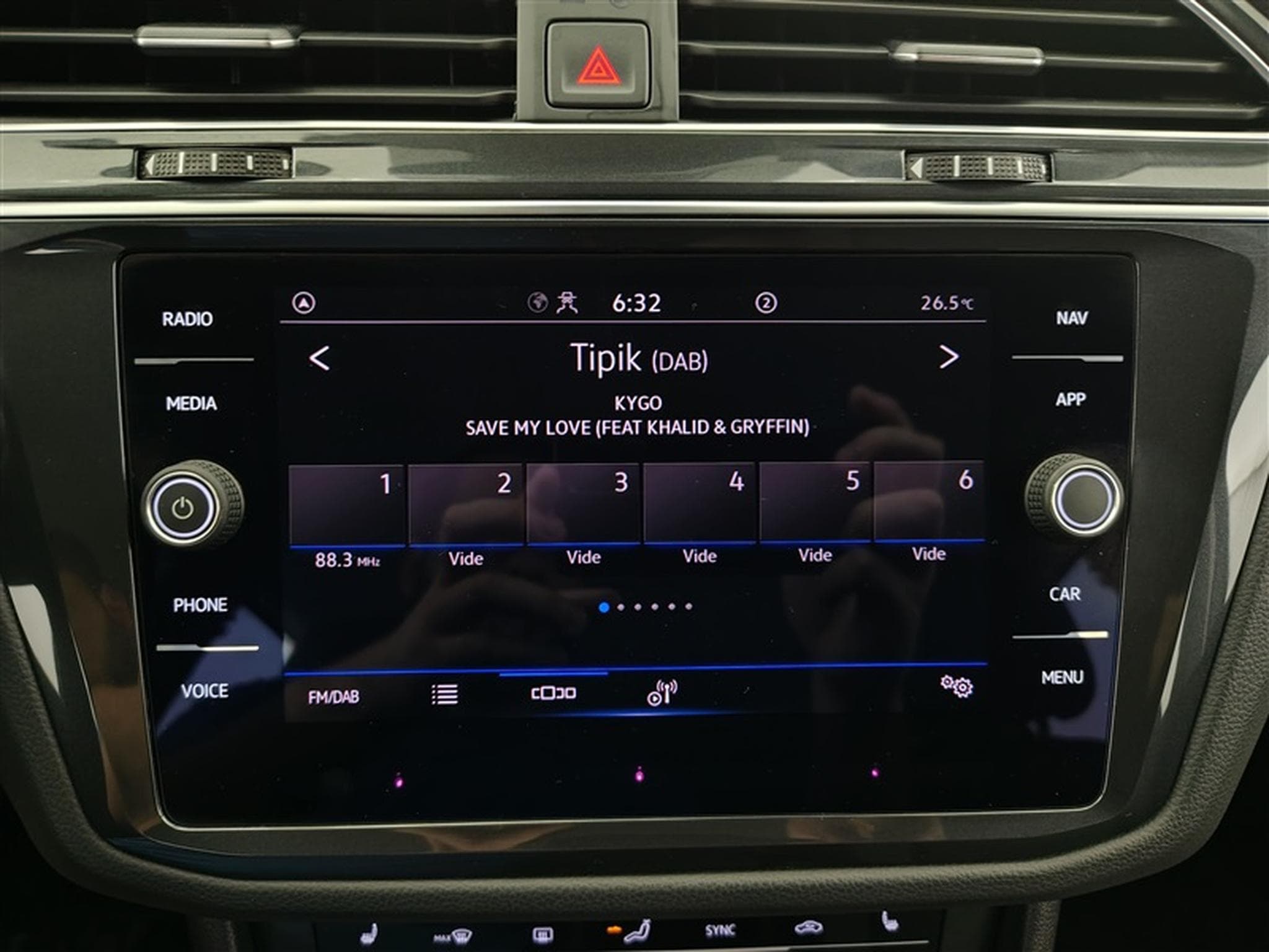 VW Tiguan 1.5 TSI 150Cv DSG7 Comfortline NAVI / CAMERA (2022) - Foto 11