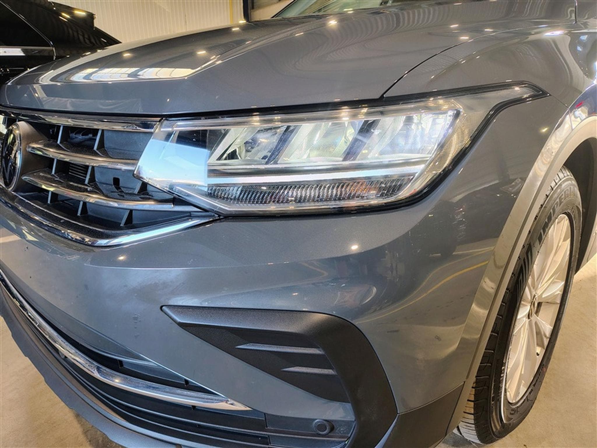 VW Tiguan 1.5 TSI 150Cv DSG7 Comfortline NAVI / CAMERA (2022) - Foto 15
