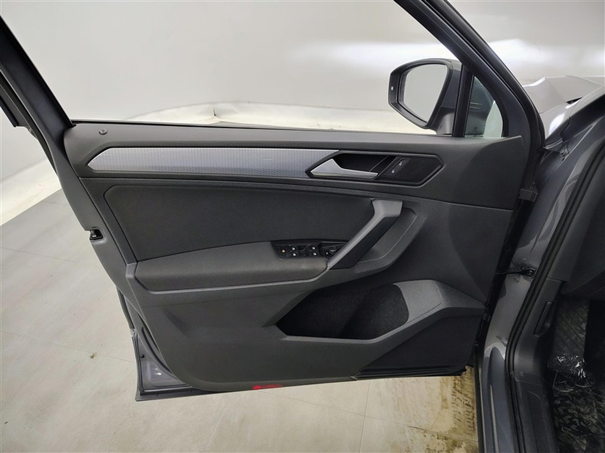 VW Tiguan 1.5 TSI 150Cv DSG7 Comfortline NAVI / CAMERA (2022) - Foto 17