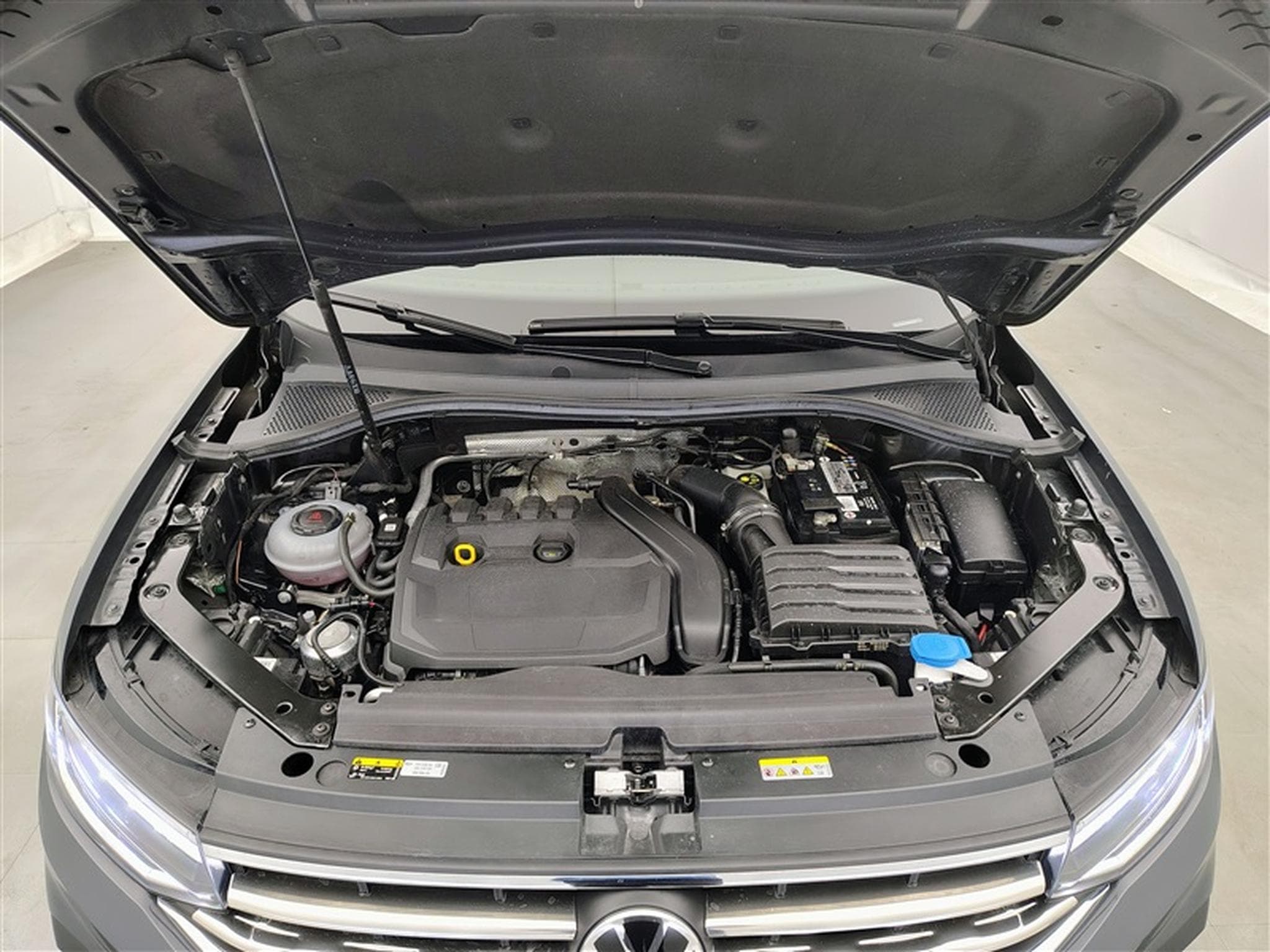 VW Tiguan 1.5 TSI 150Cv DSG7 Comfortline NAVI / CAMERA (2022) - Foto 19