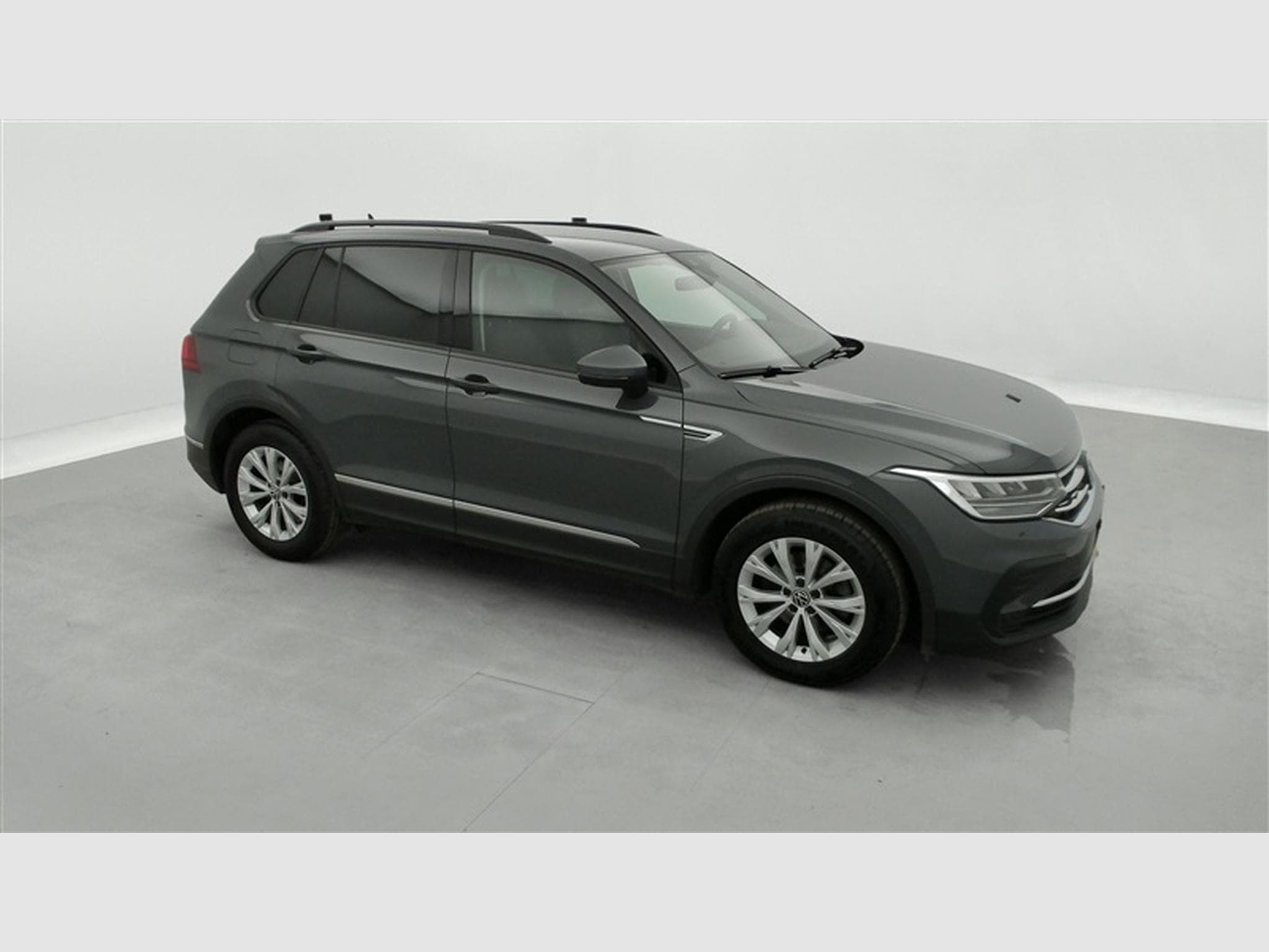 VW Tiguan 1.5 TSI 150Cv DSG7 Comfortline NAVI / CAMERA (2022) - Foto 23