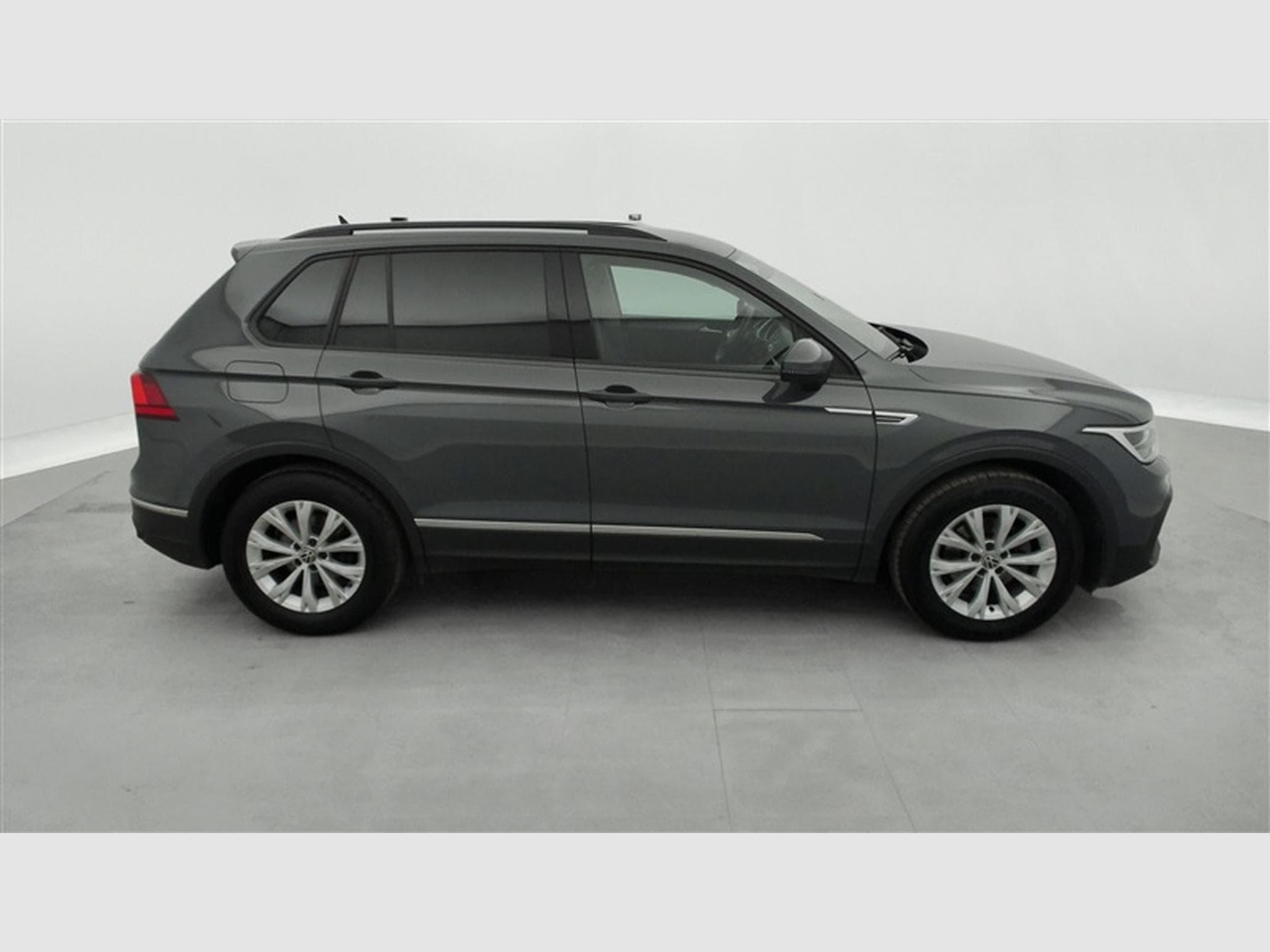 VW Tiguan 1.5 TSI 150Cv DSG7 Comfortline NAVI / CAMERA (2022) - Foto 24