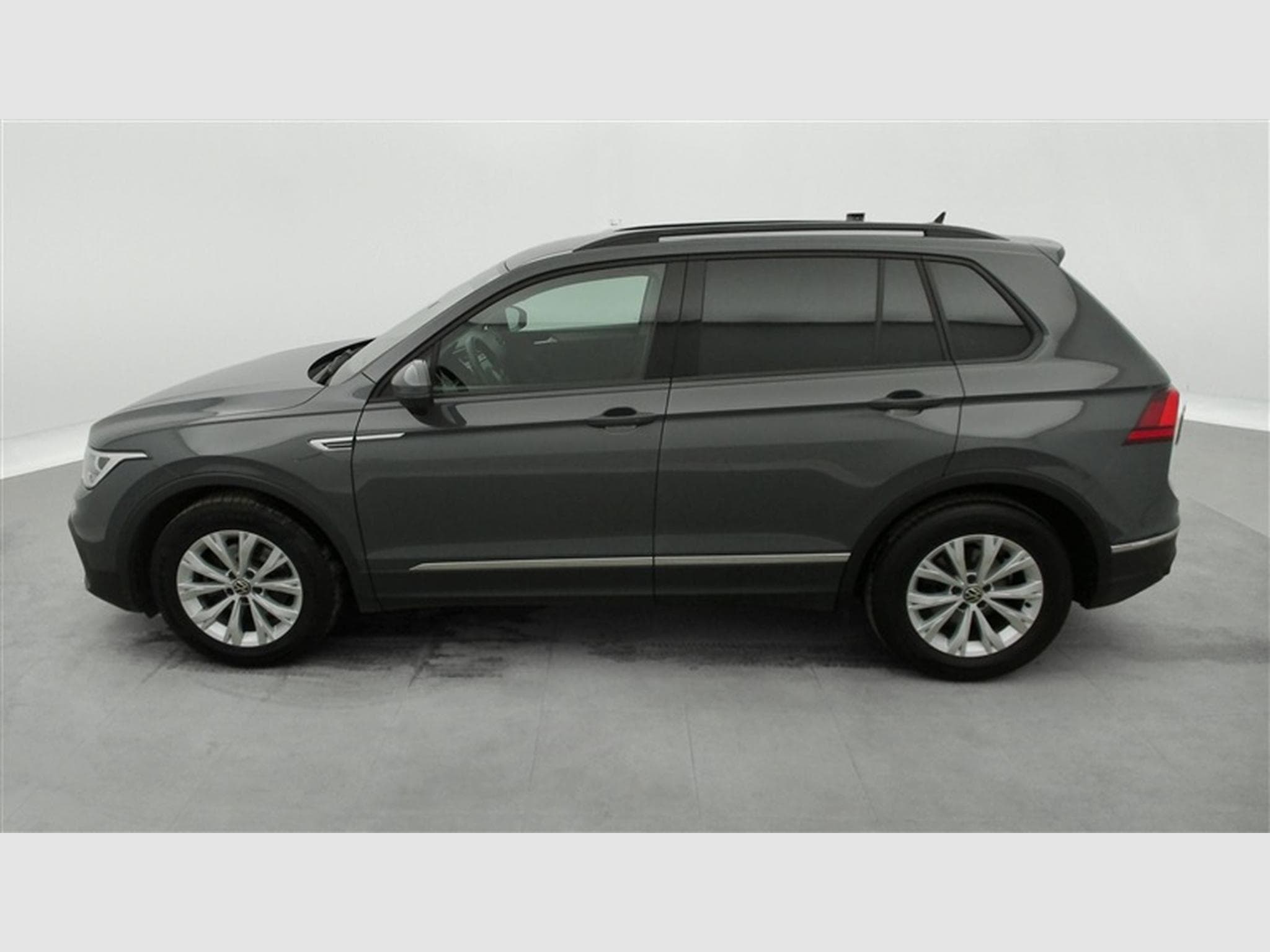 VW Tiguan 1.5 TSI 150Cv DSG7 Comfortline NAVI / CAMERA (2022) - Foto 3