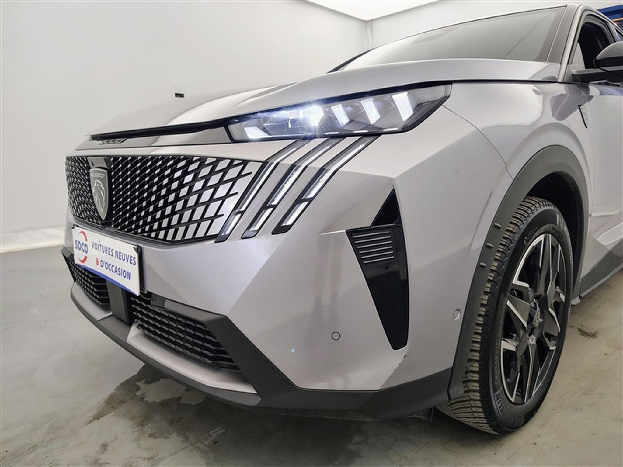 Peugeot 3008 1.2 HYBRID 145cv e-DSC6 Allure NAVI / FULL LED / CAMERA 360 (2025) - Foto 15