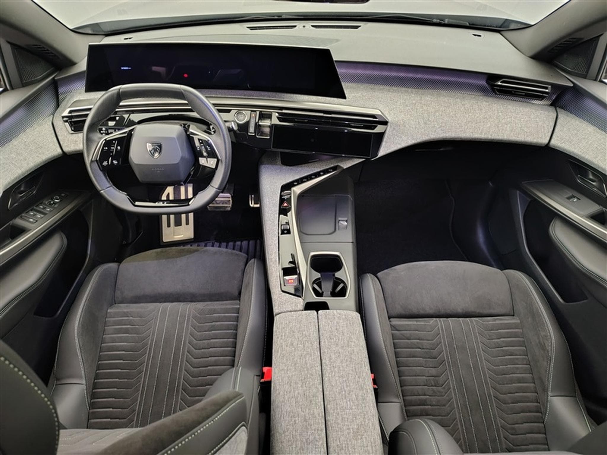 Peugeot 3008 1.2 HYBRID 145cv e-DSC6 Allure NAVI / FULL LED / CAMERA 360 (2025) - Foto 8