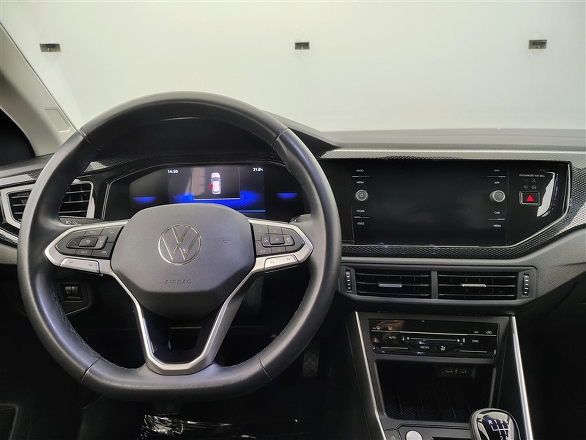 VW Taigo 1.0 TSI 95cv Style CARPLAY / FULL LED / CAMERA / JA 17" (2025) - Foto 9