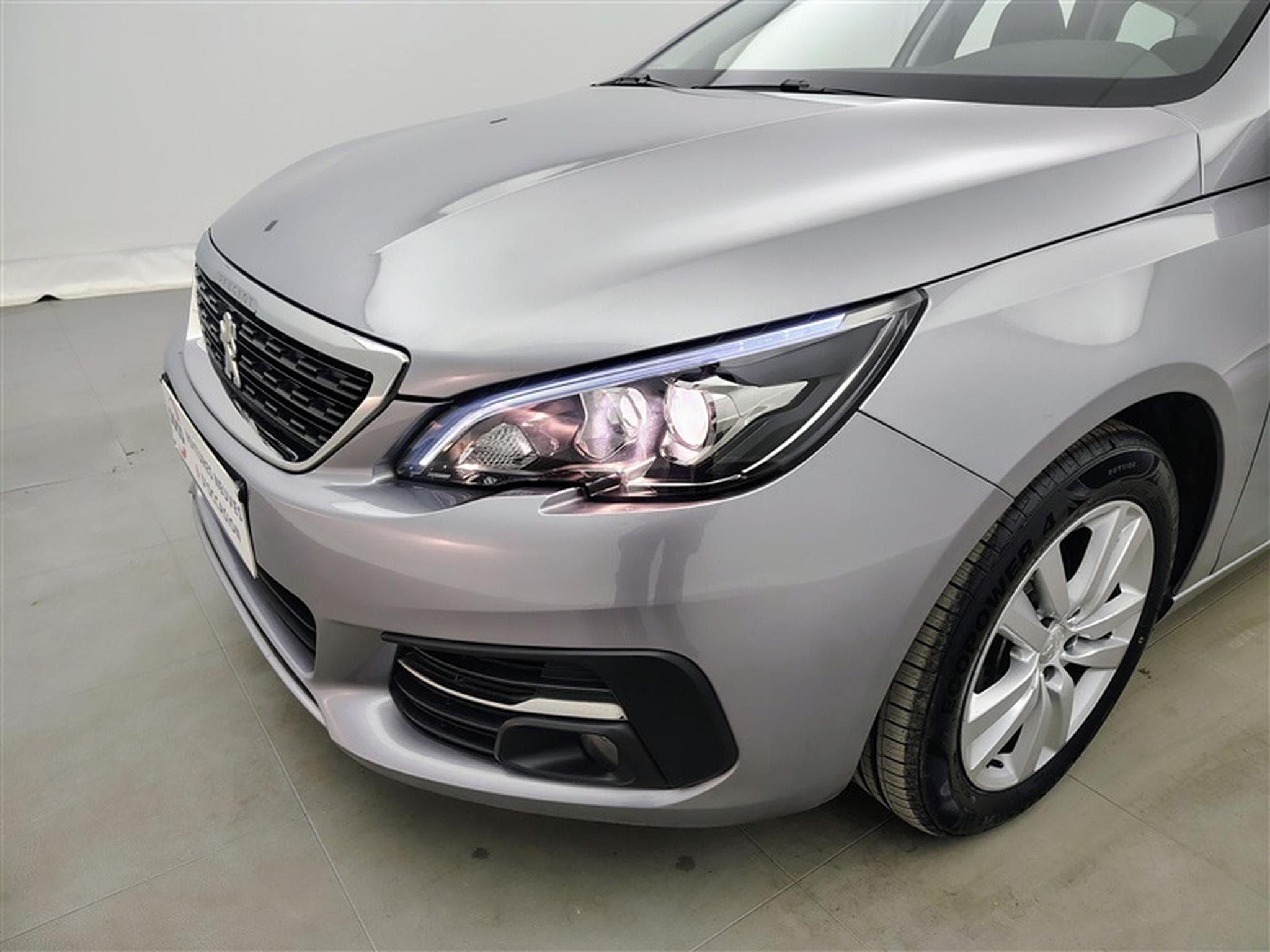 Peugeot 308 SW 1.2 PureTech Active Pack EAT8/NAVI/LED/JA16/PDC (2021) - Foto 15