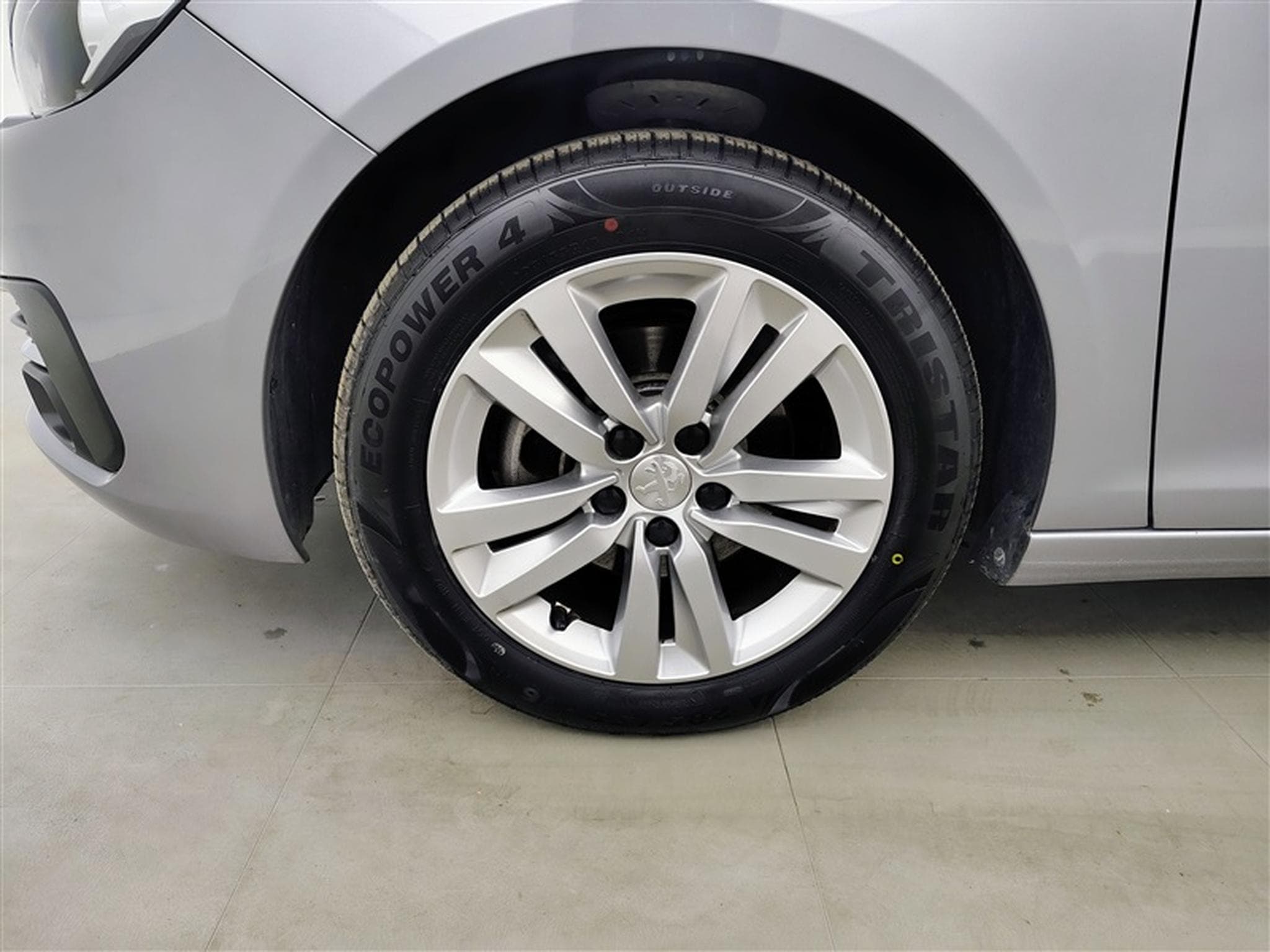 Peugeot 308 SW 1.2 PureTech Active Pack EAT8/NAVI/LED/JA16/PDC (2021) - Foto 6