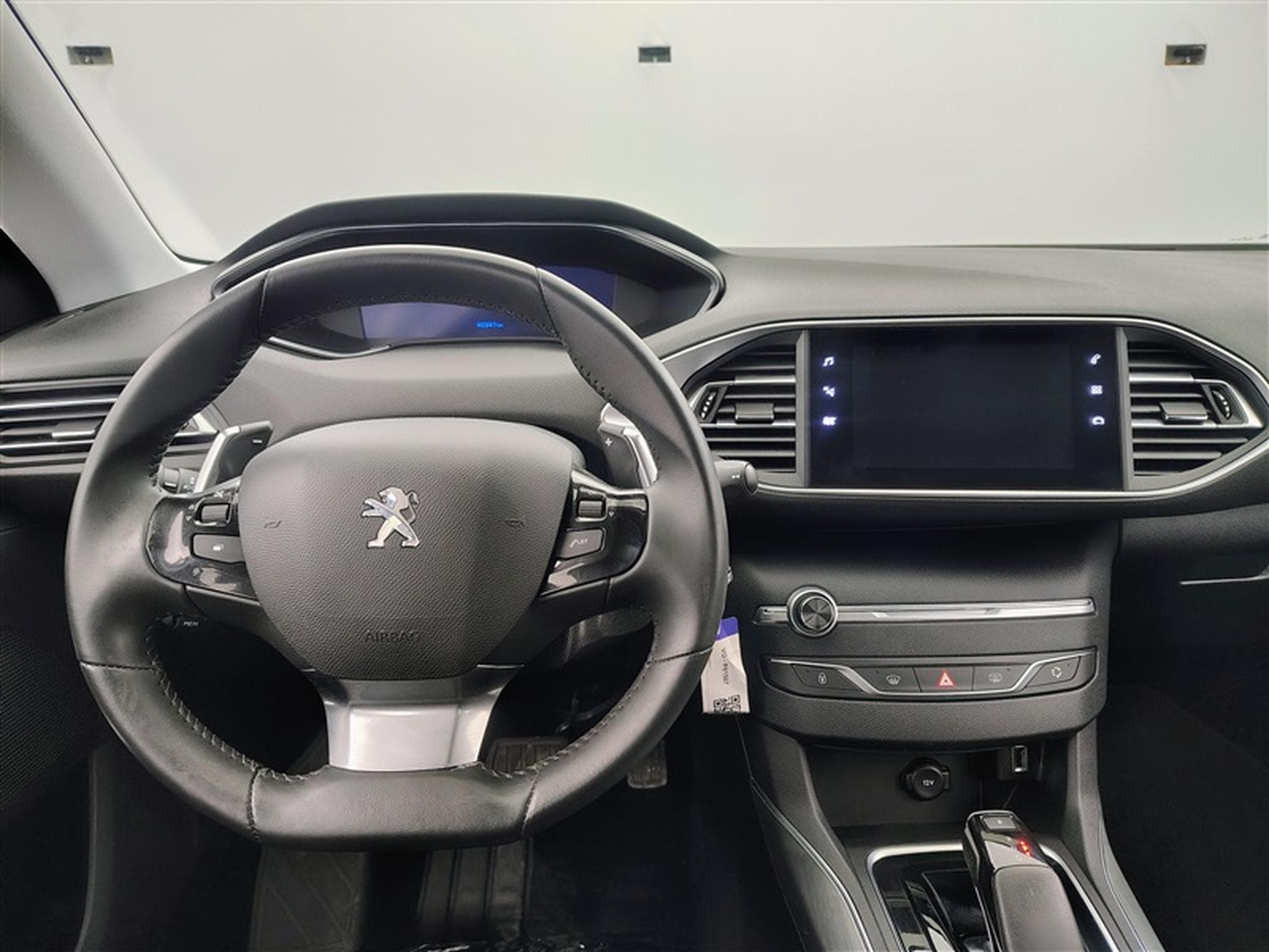 Peugeot 308 SW 1.2 PureTech Active Pack EAT8/NAVI/LED/JA16/PDC (2021) - Foto 9