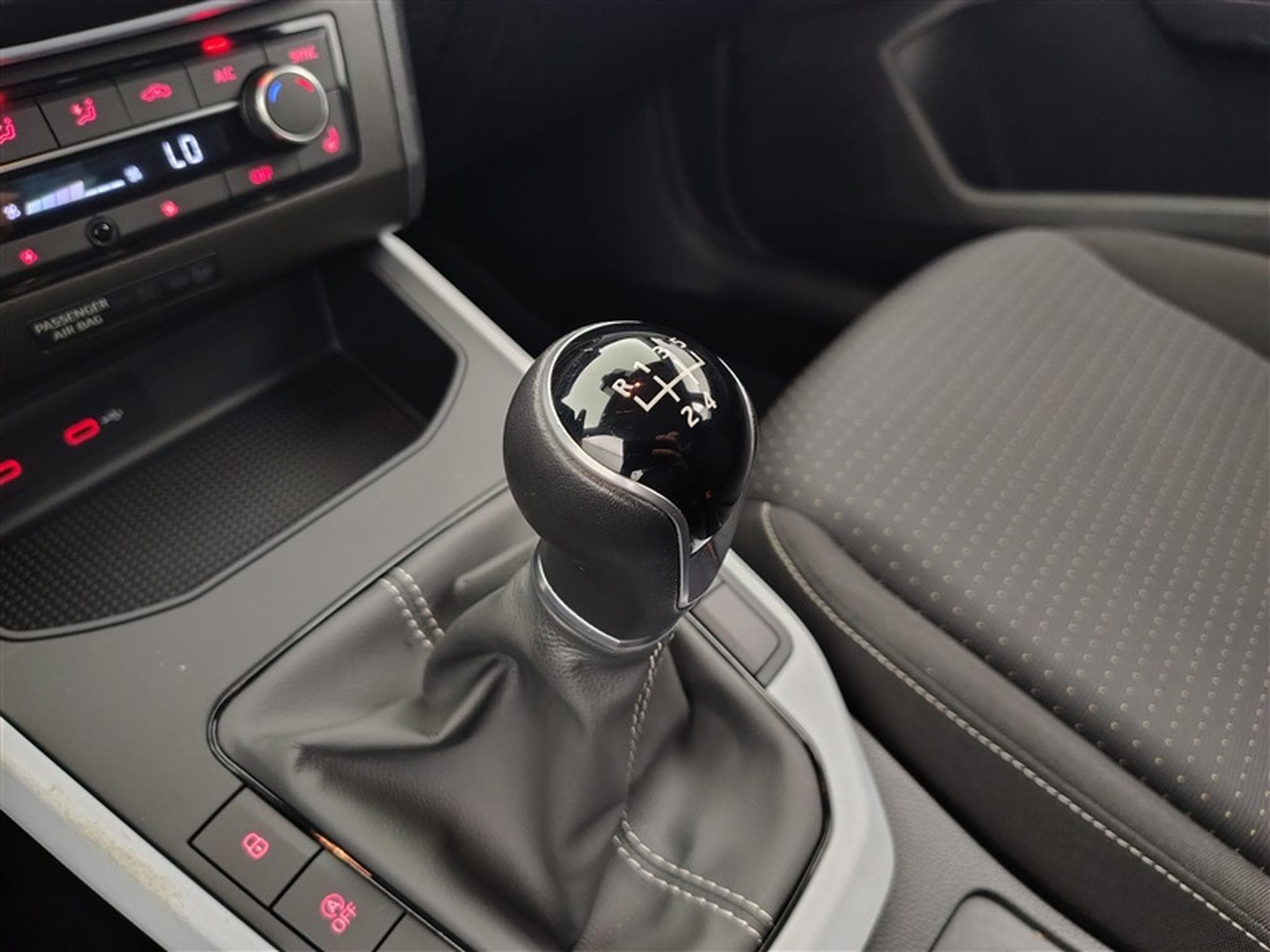 Seat Arona 1.0 TSI Style (2022) - Foto 12