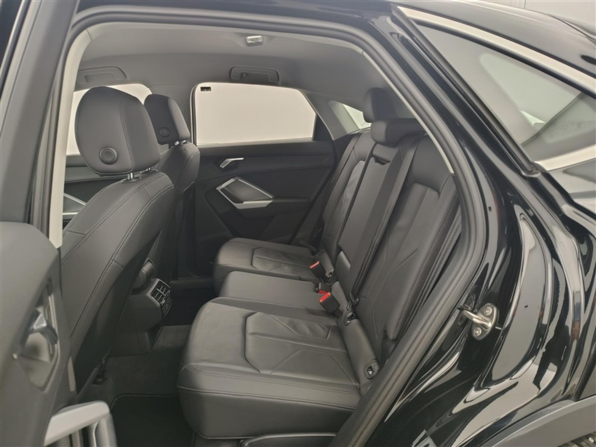 Audi Q3 Sportback 35 TFSI Cuir / Navi / Led / PDC av+ar (2020) - Foto 13