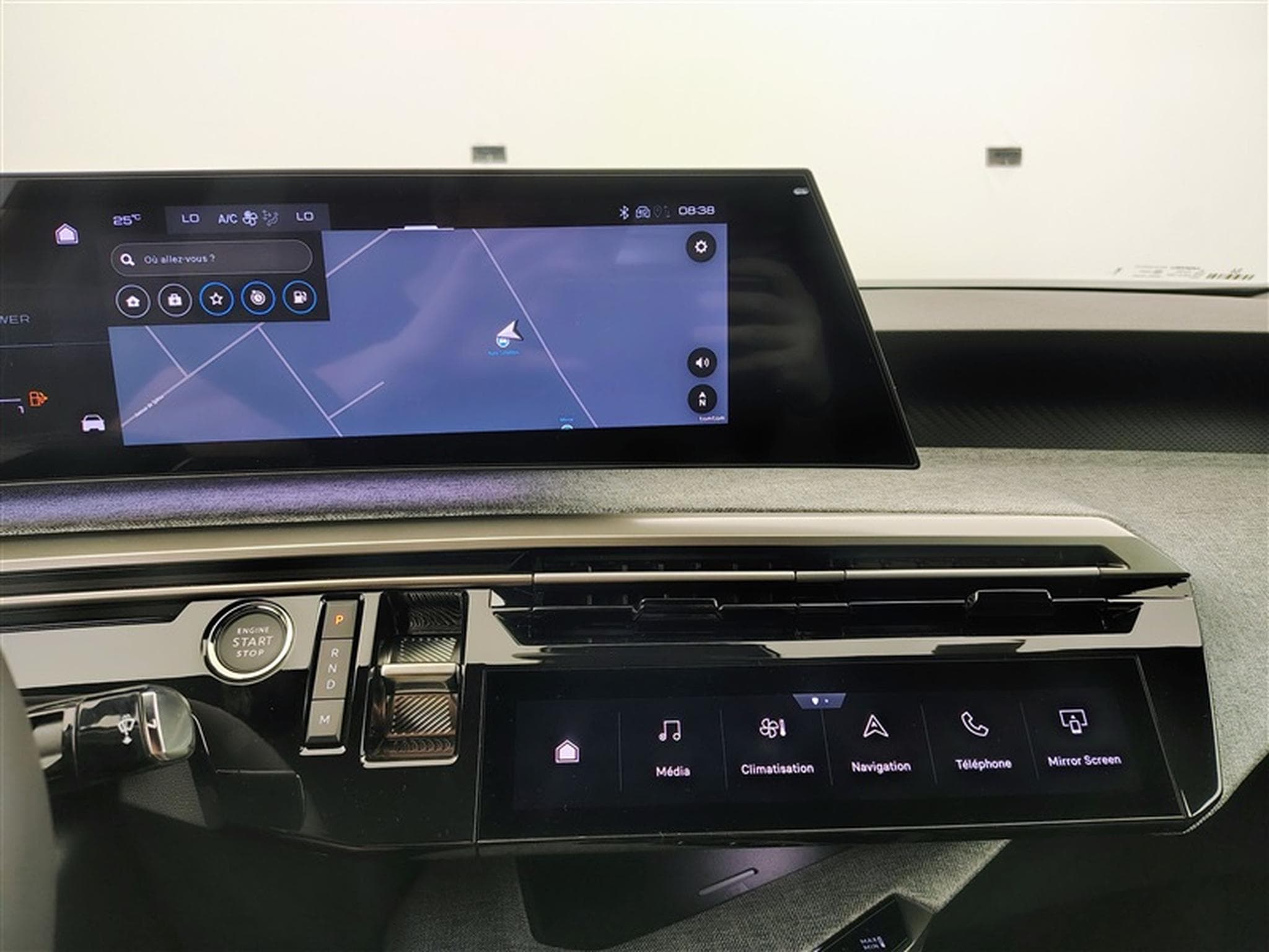 Peugeot 3008 1.2 Hybrid 145cv e-DCS6 Allure NAVI / FULL LED / CAMERA (2026) - Foto 11