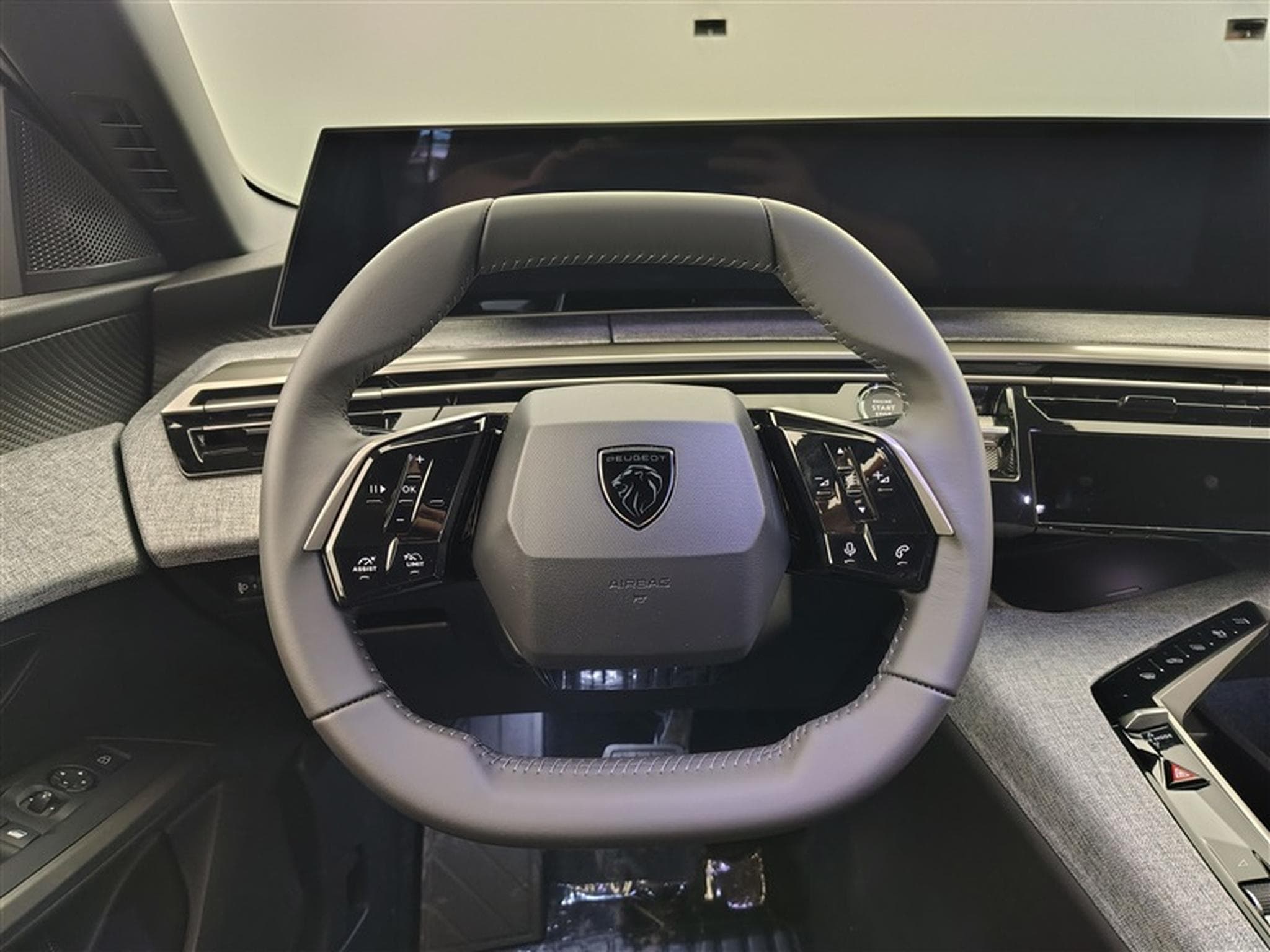 Peugeot 3008 1.2 Hybrid 145cv e-DCS6 Allure NAVI / FULL LED / CAMERA (2026) - Foto 9