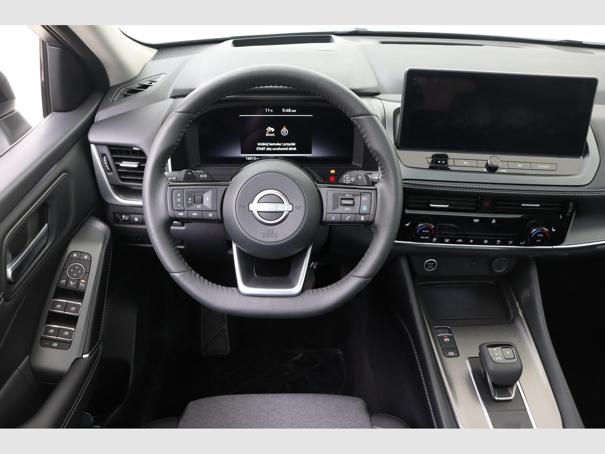 Nissan Qashqai N-Connecta Winter Comfort + PANO + 2 Tone (2025) - Photo 11