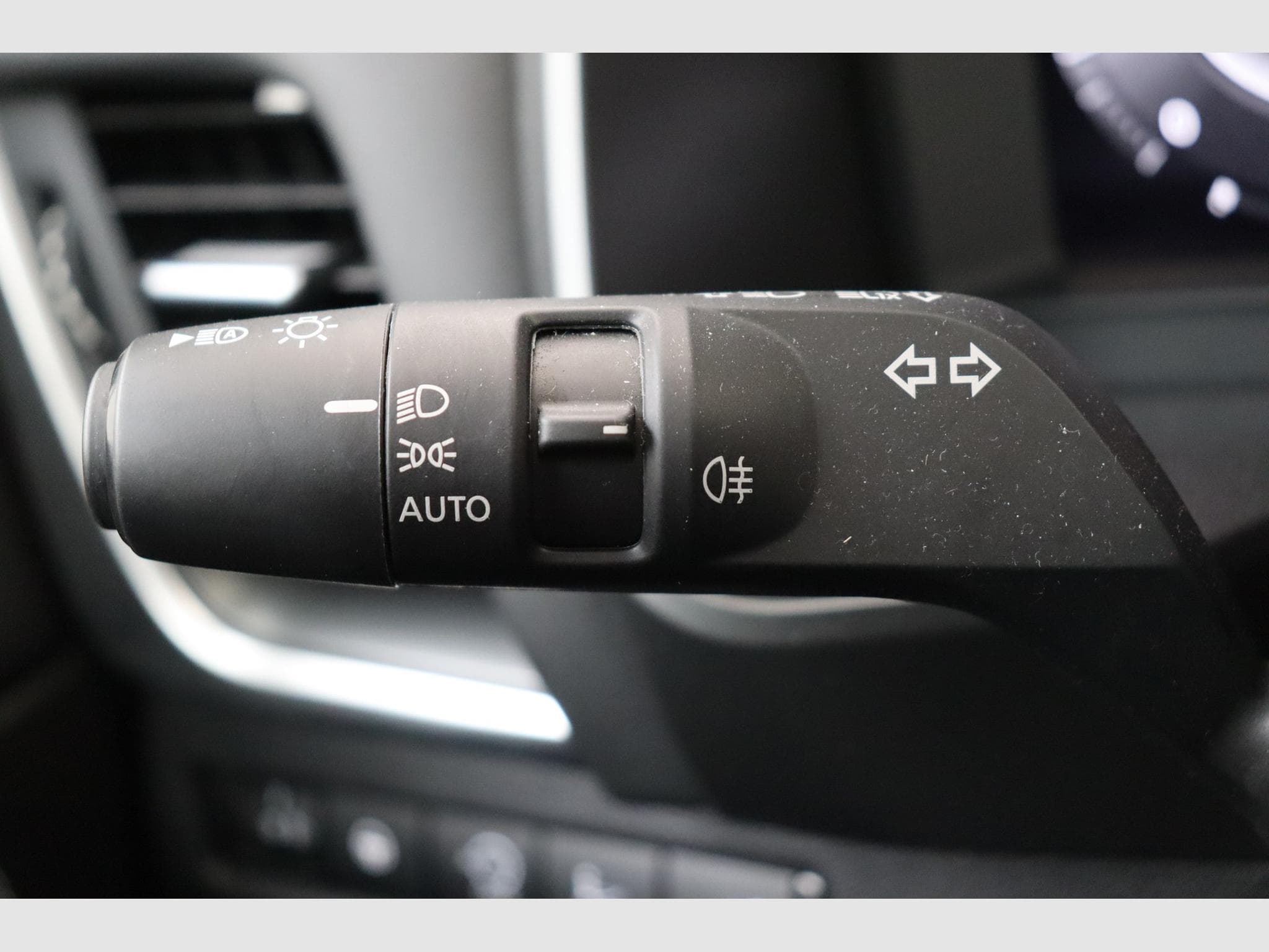 Nissan Qashqai N-Connecta Winter Comfort + PANO + 2 Tone (2025) - Photo 20