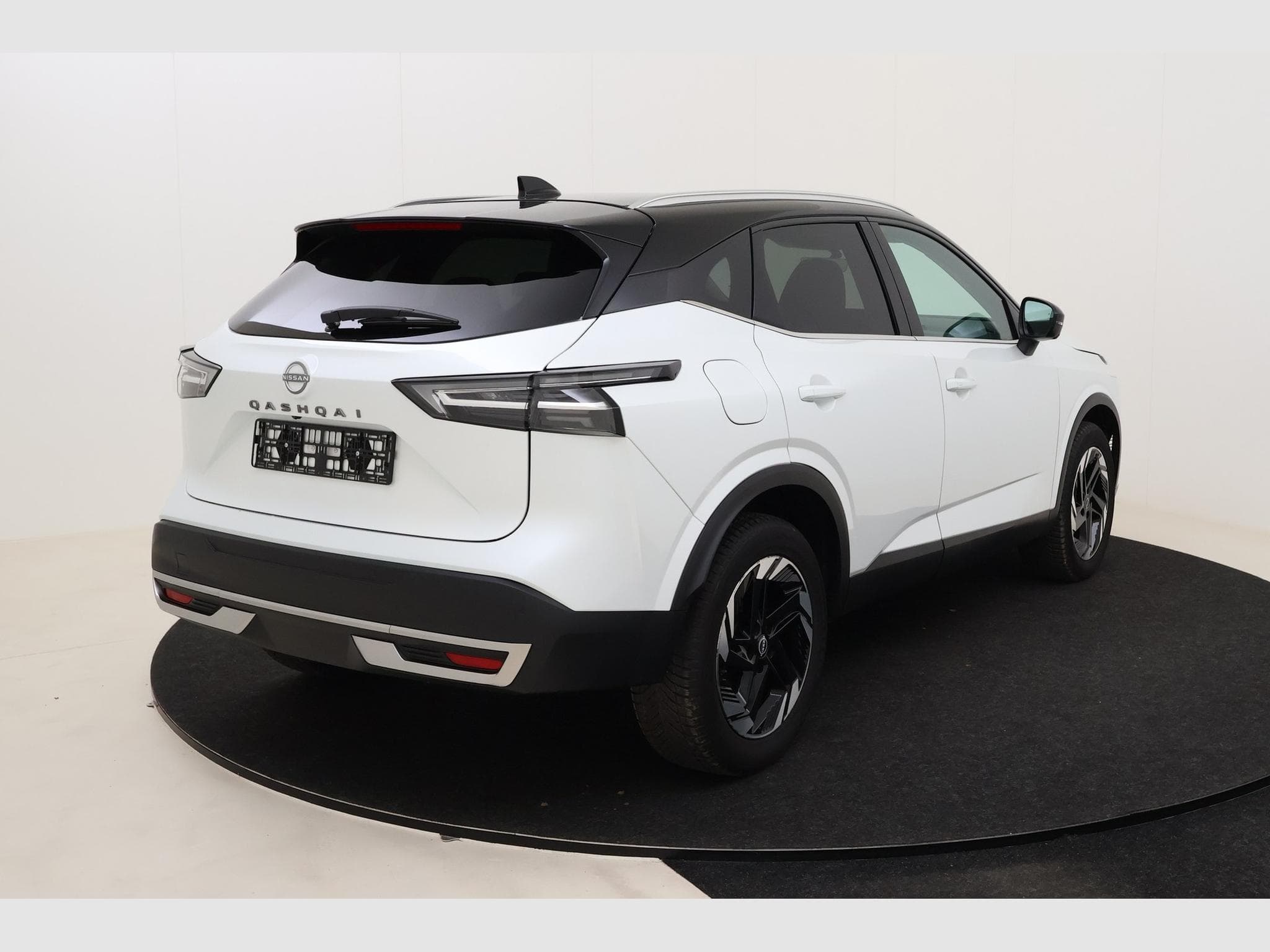 Nissan Qashqai N-Connecta Winter Comfort + PANO + 2 Tone (2025) - Photo 6