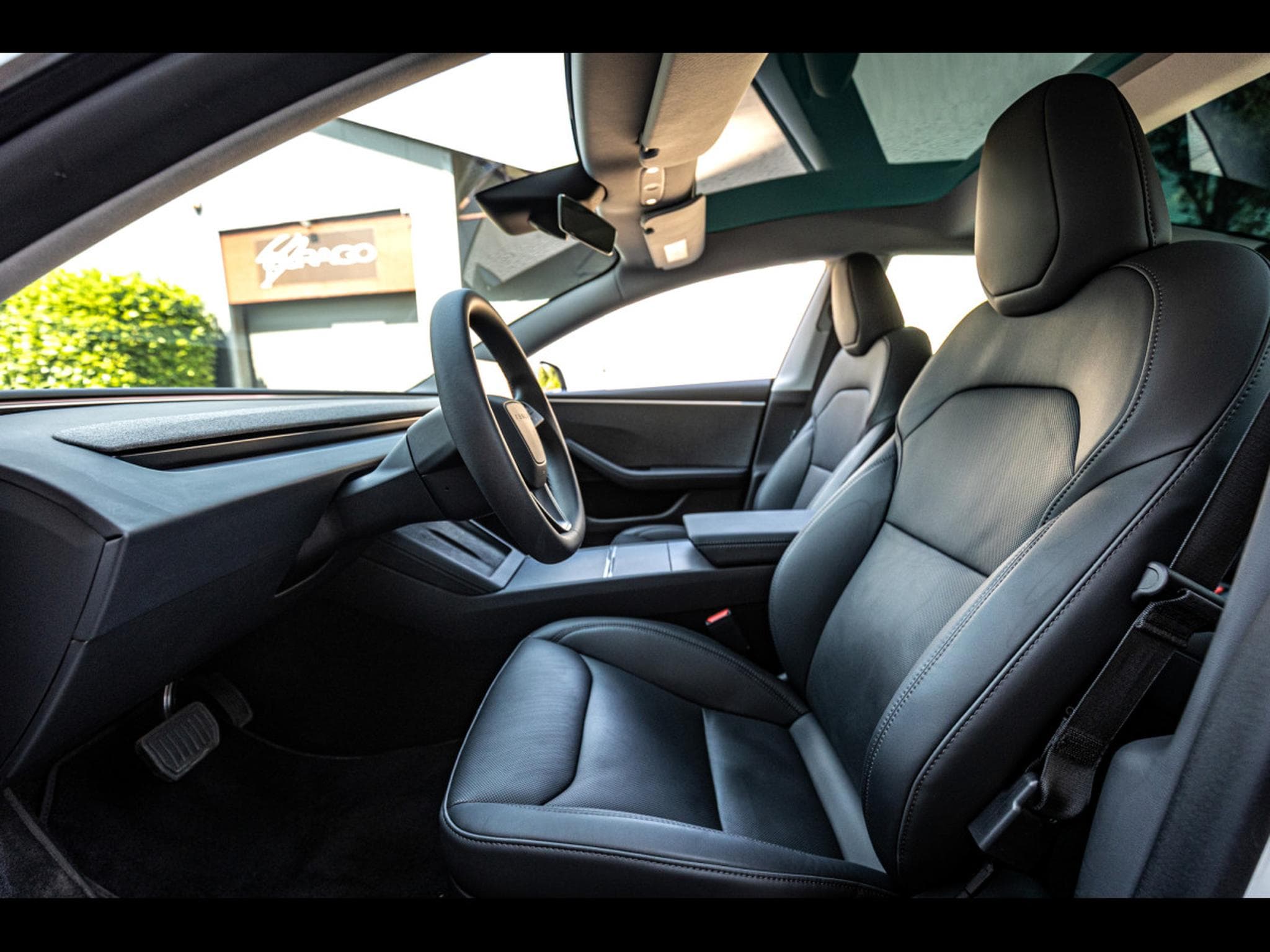 Tesla Model 3 HIGHLAND RWD - AUTOPILOT (2024) - Photo 12