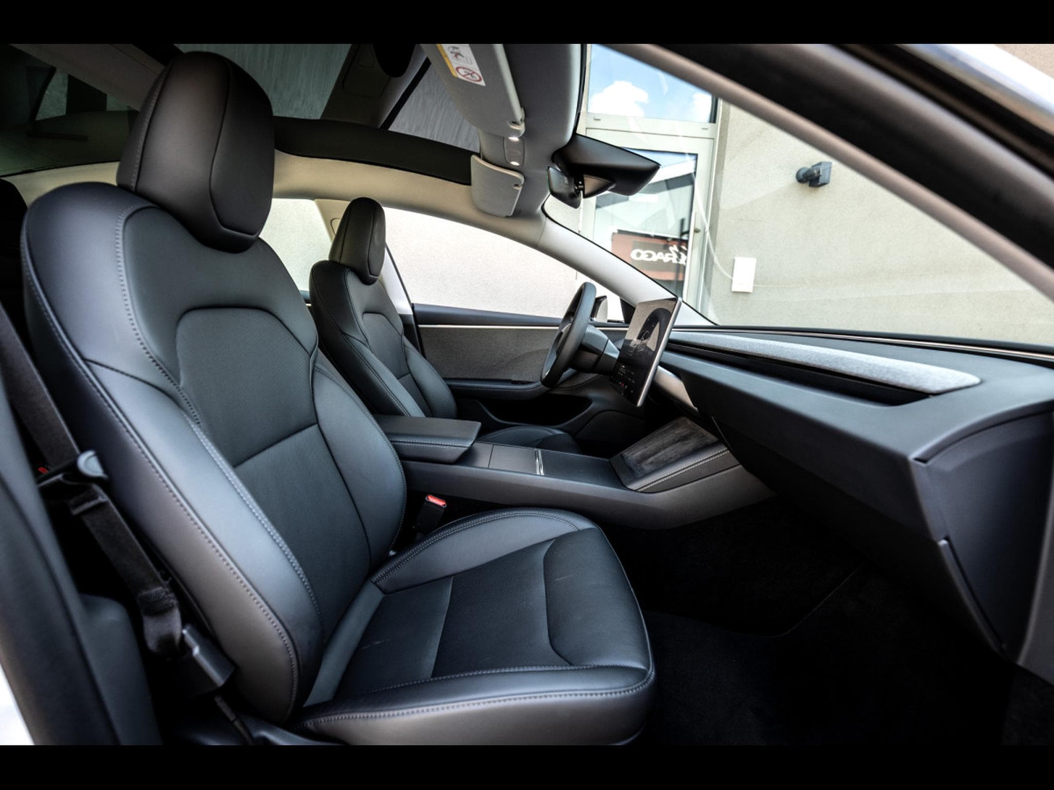 Tesla Model 3 HIGHLAND RWD - AUTOPILOT (2024) - Photo 17