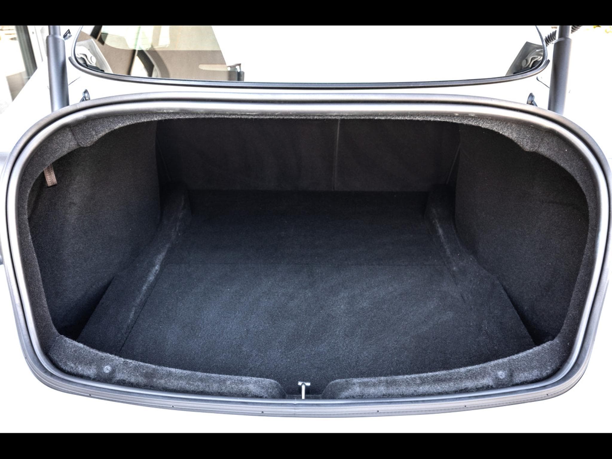 Tesla Model 3 HIGHLAND RWD - AUTOPILOT (2024) - Photo 18