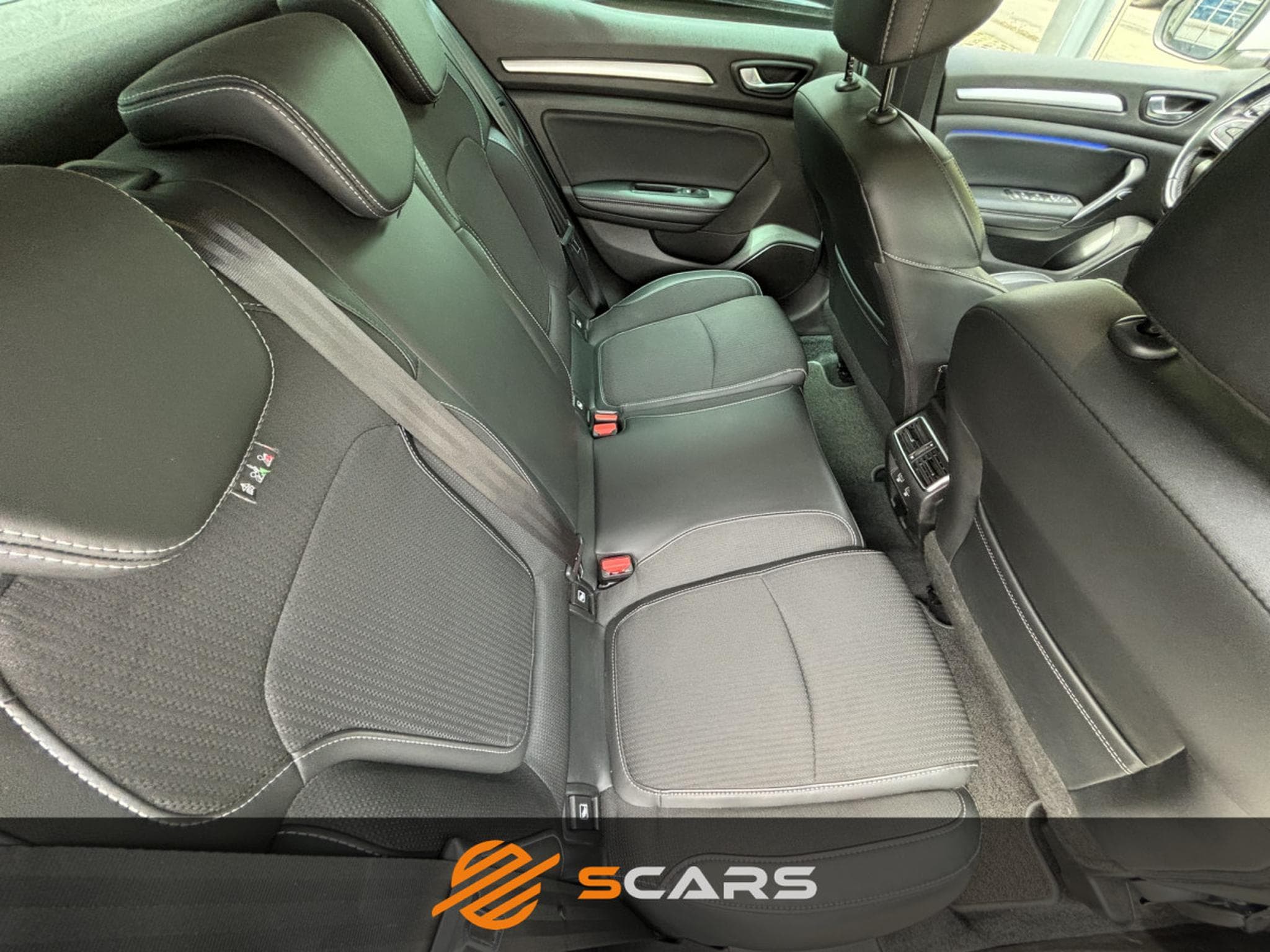 Renault Megane 1.5dCi 116cv Automatique (2020) - Foto 11