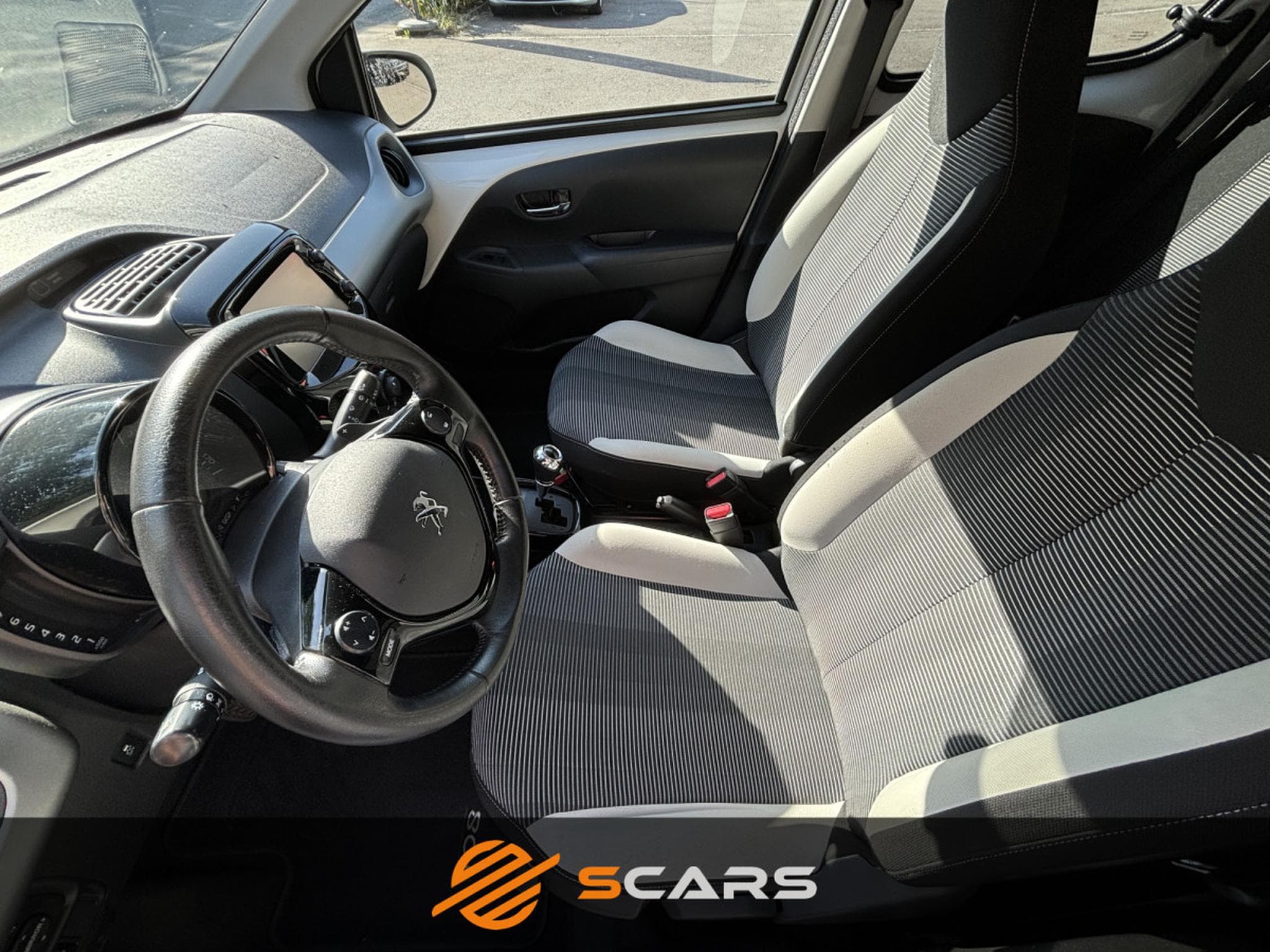Peugeot 108 Cabrio Automatique 69cv (2017) - Foto 11