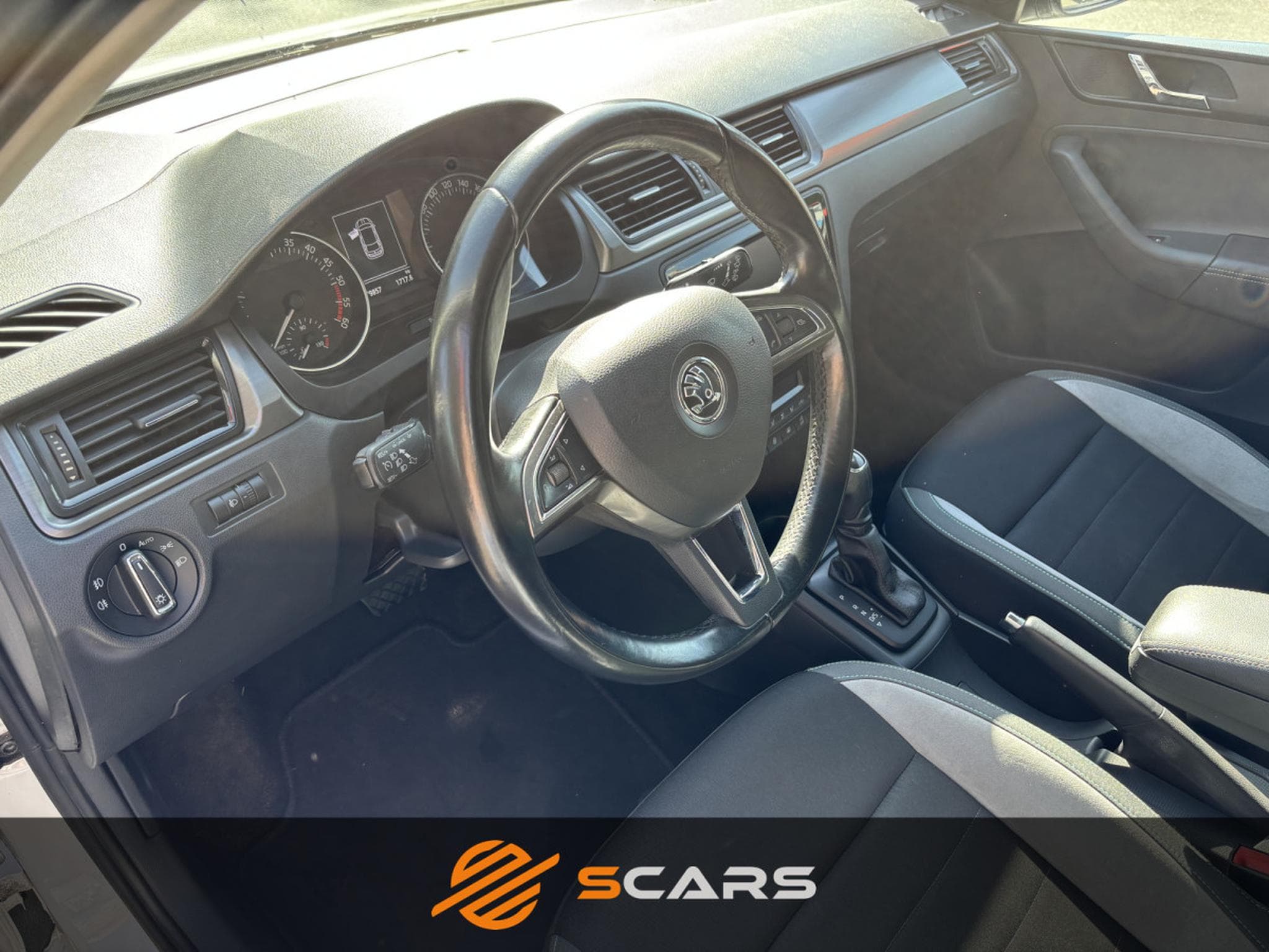 Skoda Rapid 1.4 Tdi DSG 90cv (2016) - Foto 8