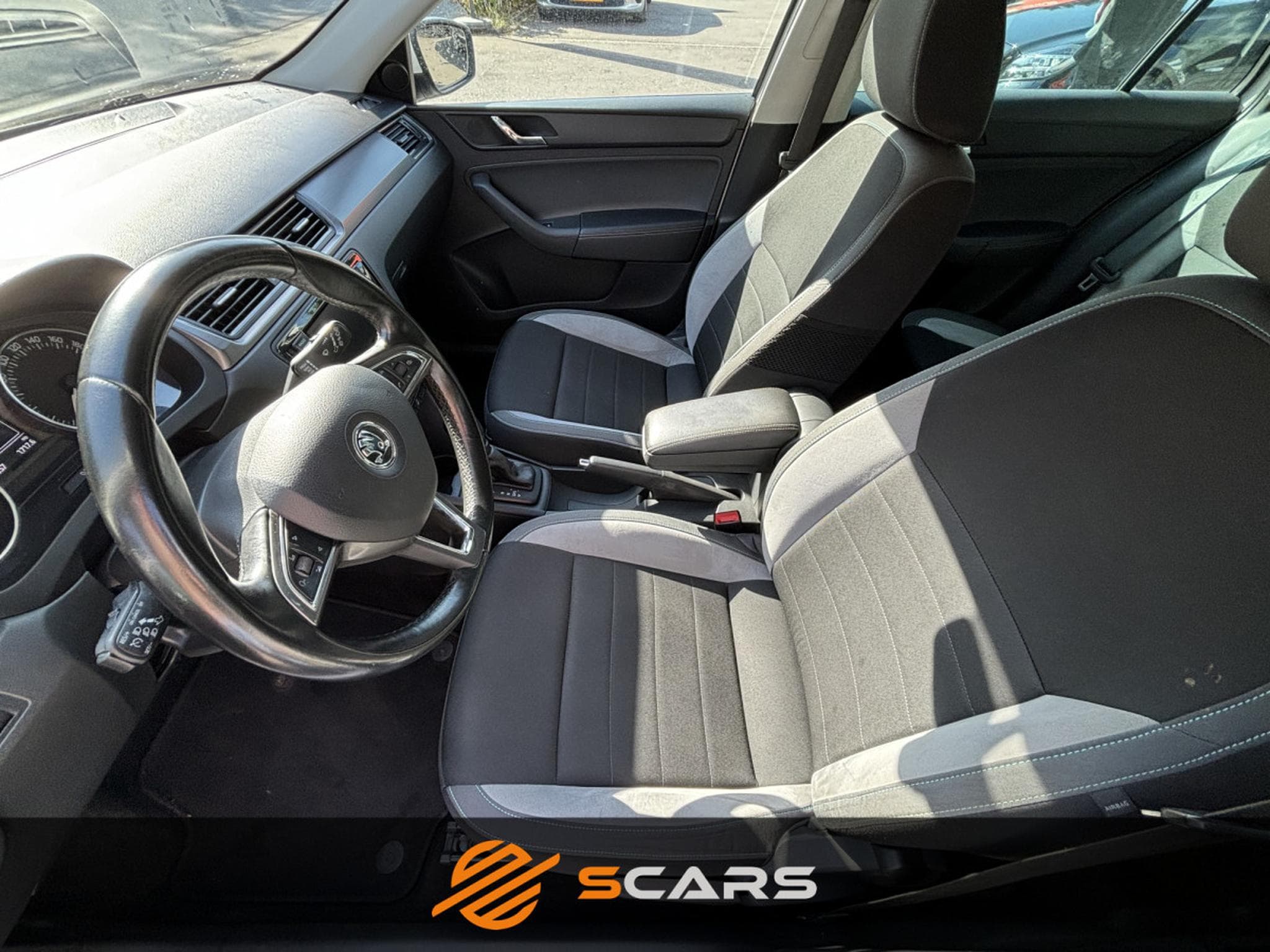 Skoda Rapid 1.4 Tdi DSG 90cv (2016) - Foto 9