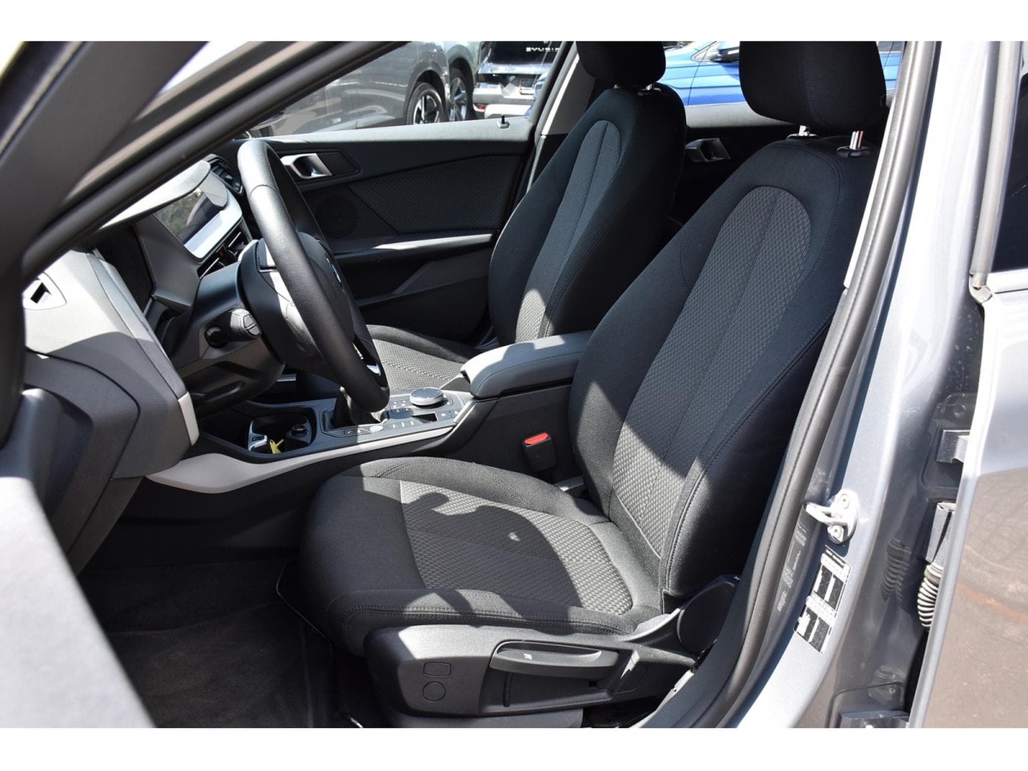 BMW 116 i CLIMA REGUL GPS PDC LED 1° MAIN (2023) - Foto 6