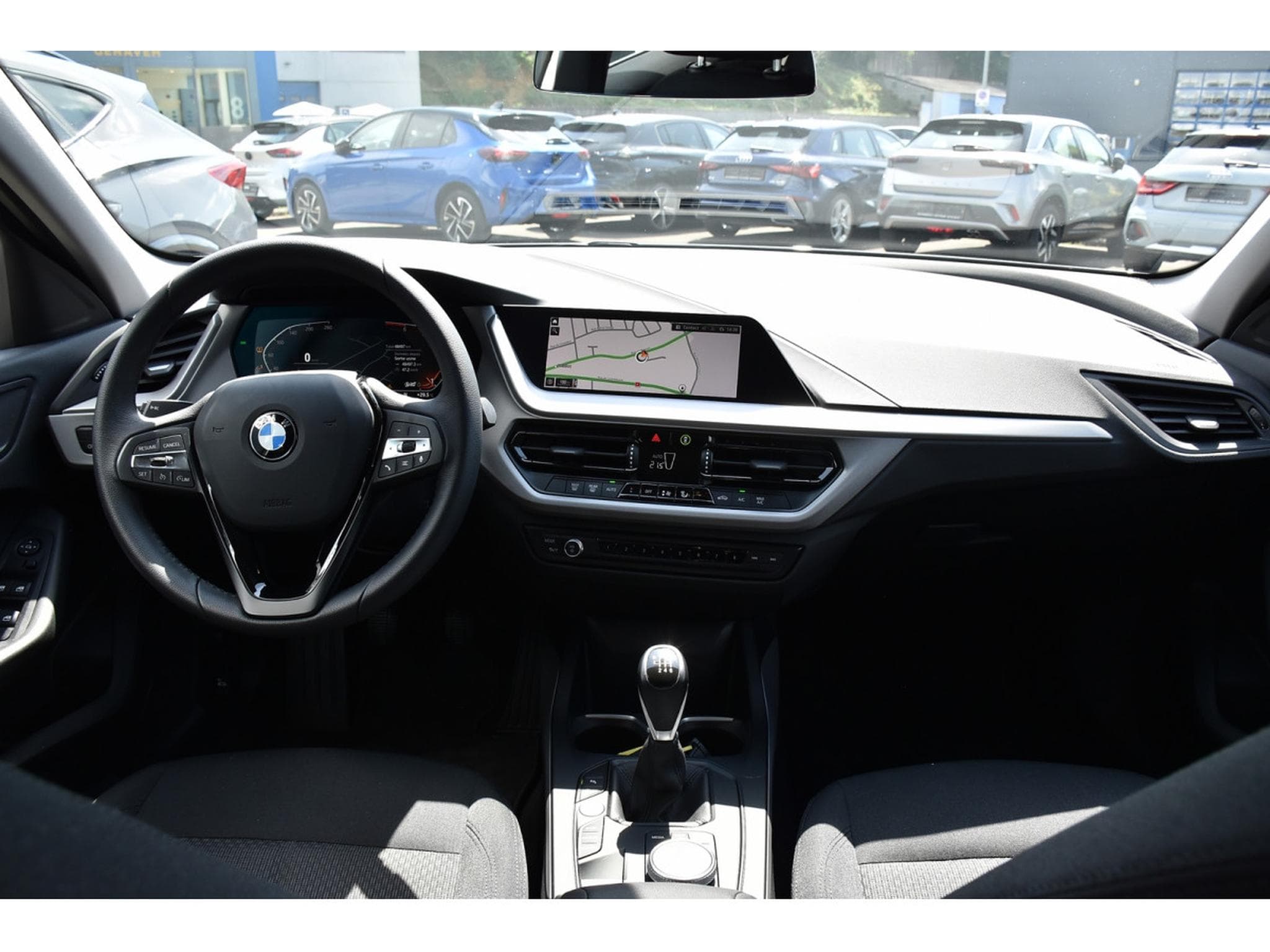 BMW 116 i CLIMA REGUL GPS PDC LED 1° MAIN (2023) - Foto 9