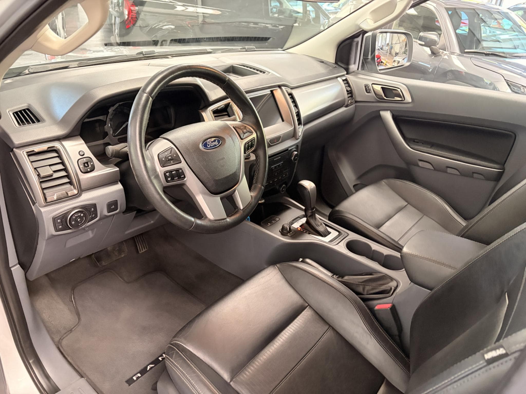 Ford Ranger 200HP 4X4 (2018) - Foto 9